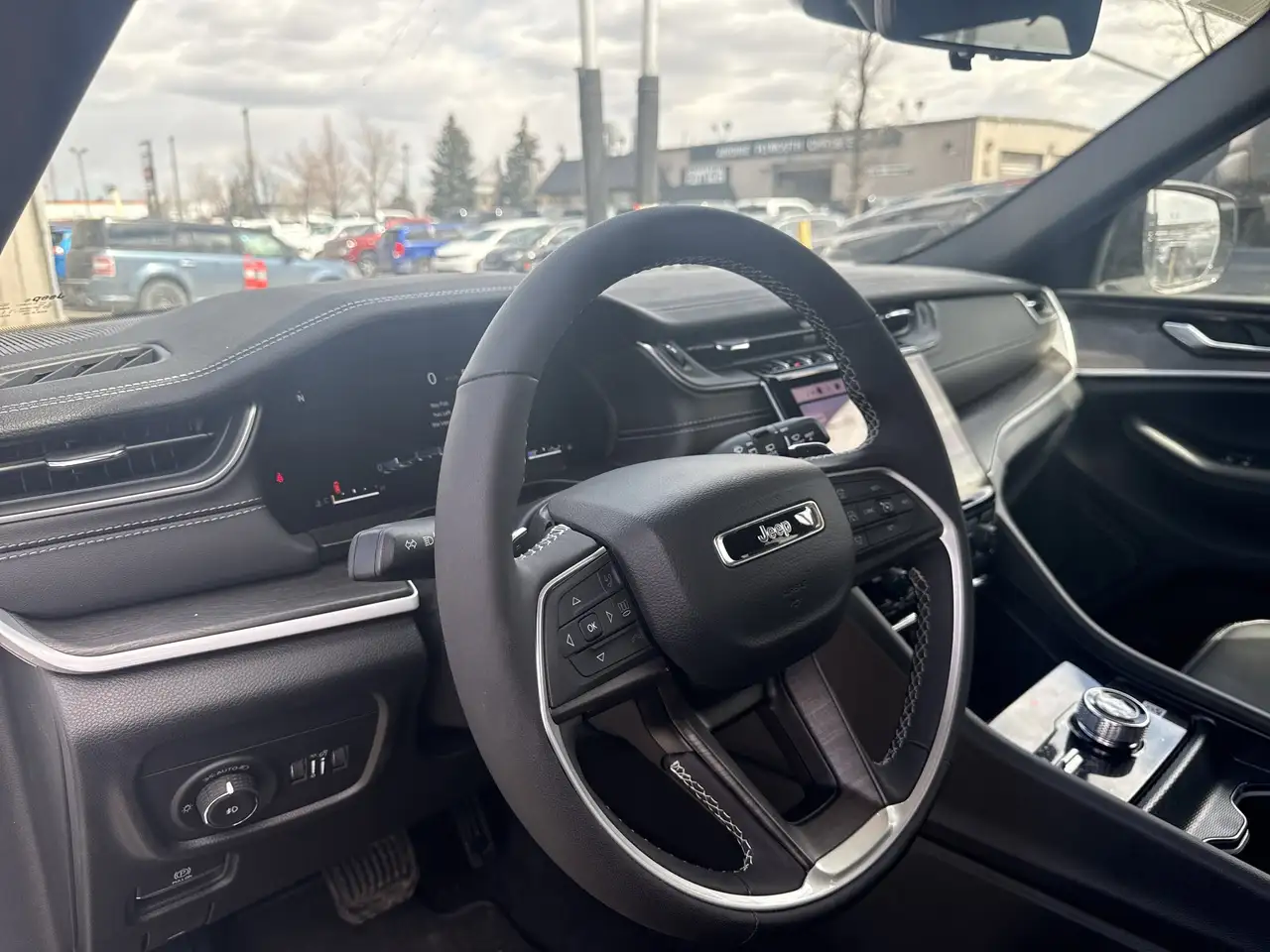 Jeep Grand Cherokee снимка Jeep Grand Cherokee
