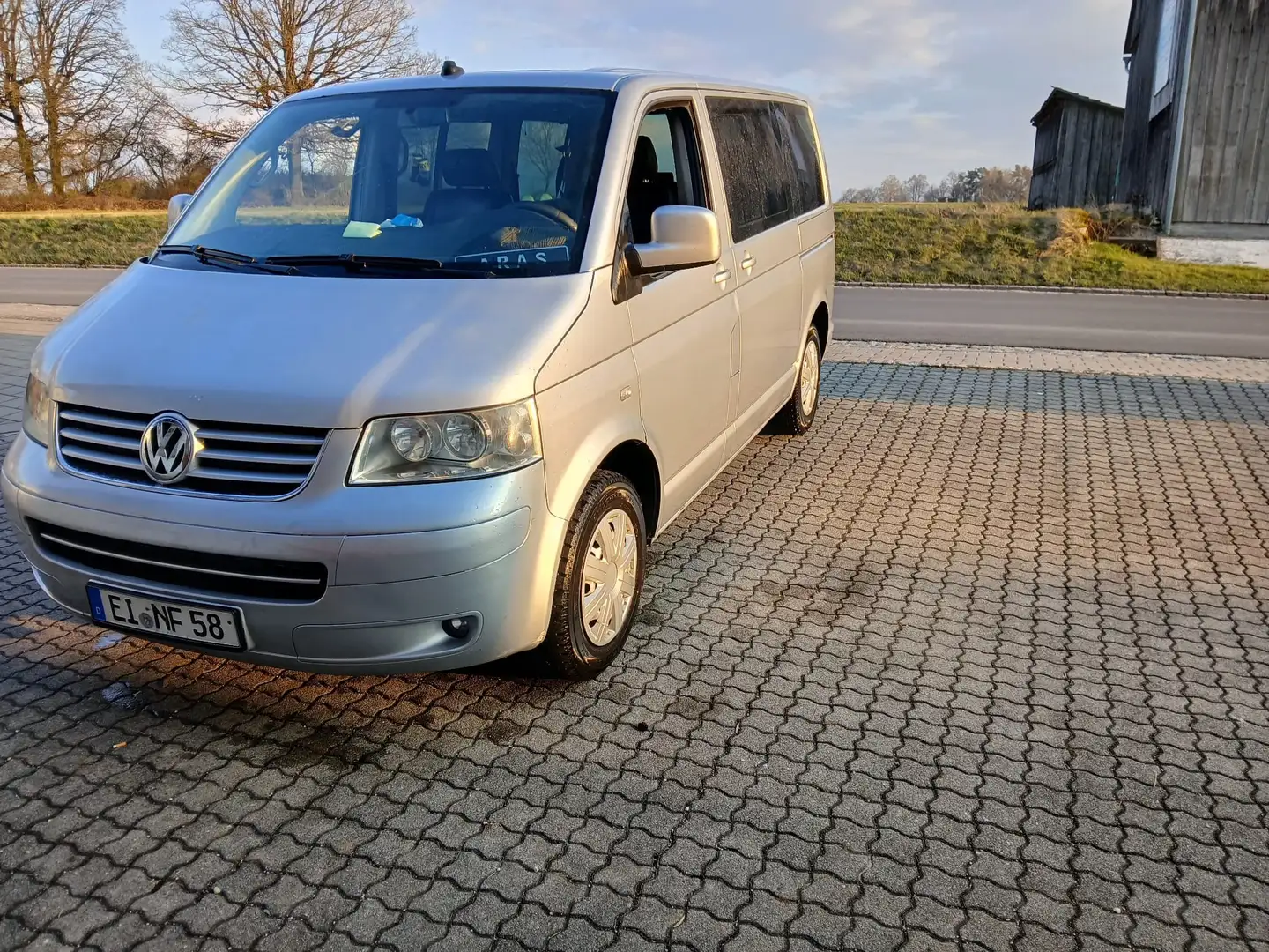 Volkswagen T5 Caravelle Caravelle Kurz (5-Si.) Autm. Silber - 1
