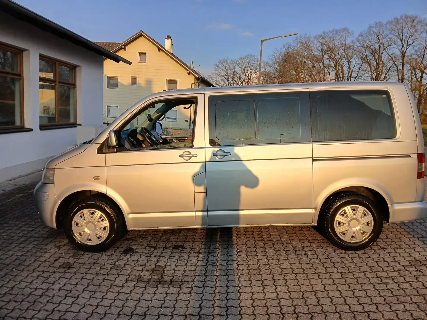 Volkswagen T5 Caravelle Caravelle Kurz (5-Si.) Autm. Silber - 2