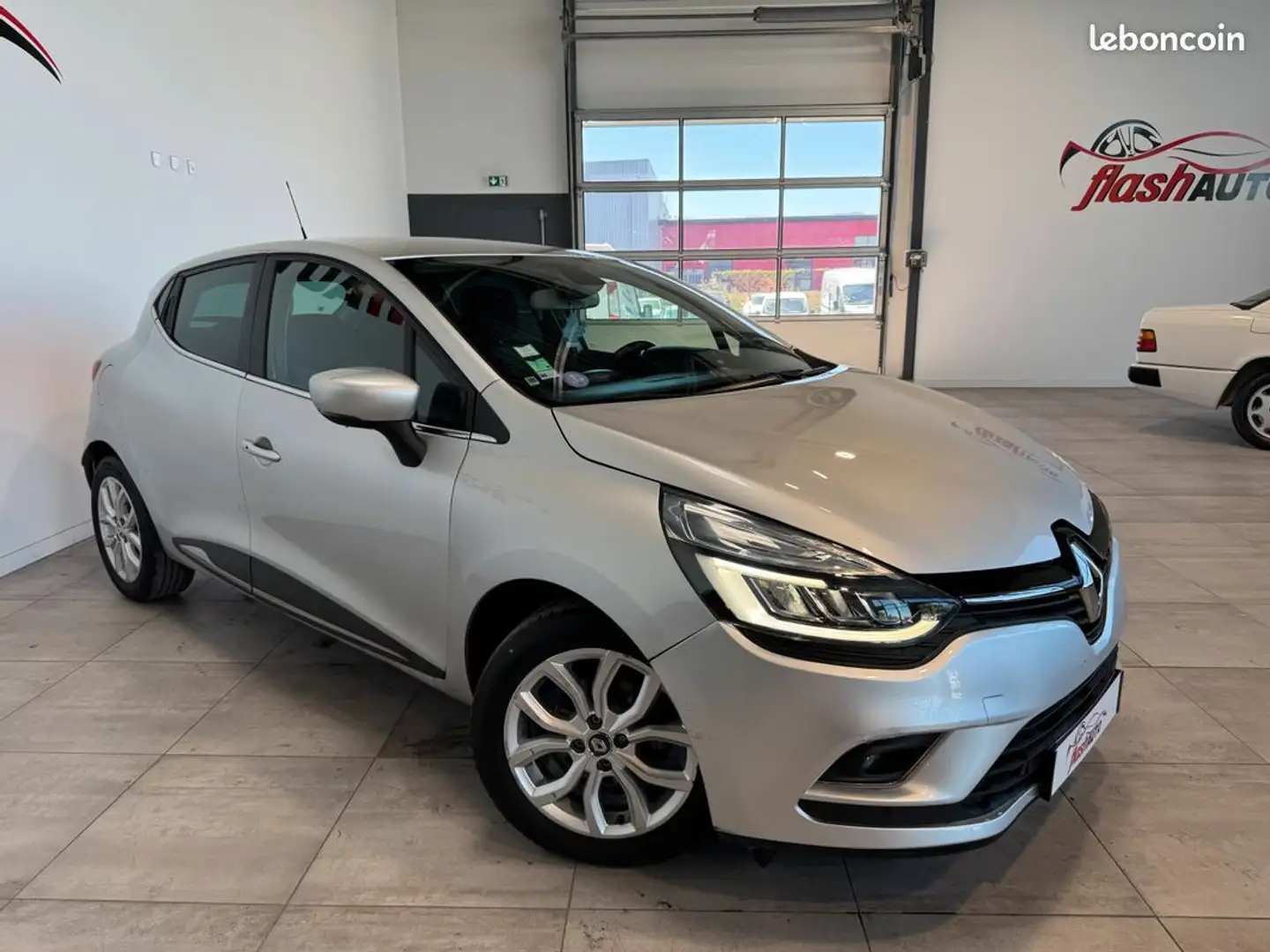Renault Clio IV PHASE 2 TCe EDC6 S&S 120cv-BVA-2017 Gris - 2
