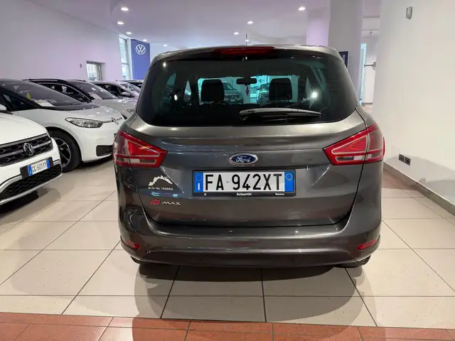 Ford B-Max view 4