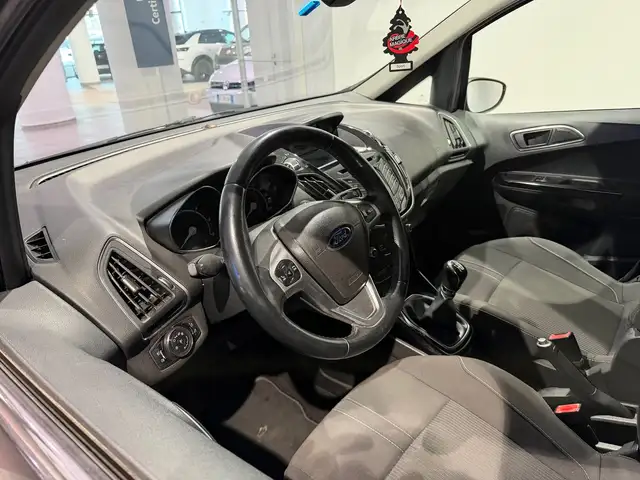 Ford B-Max view 8