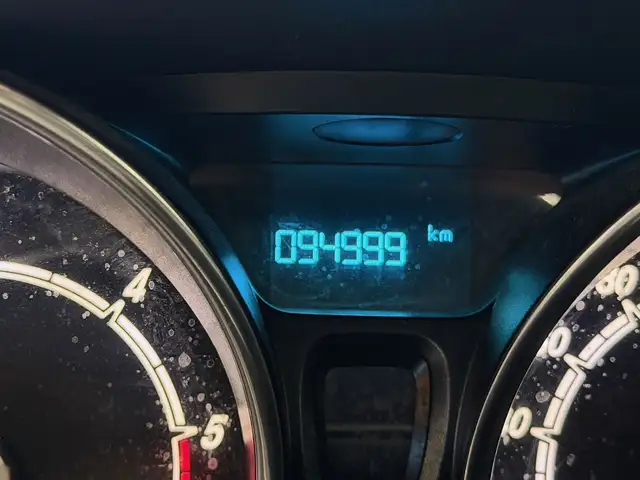 Ford B-Max view 13