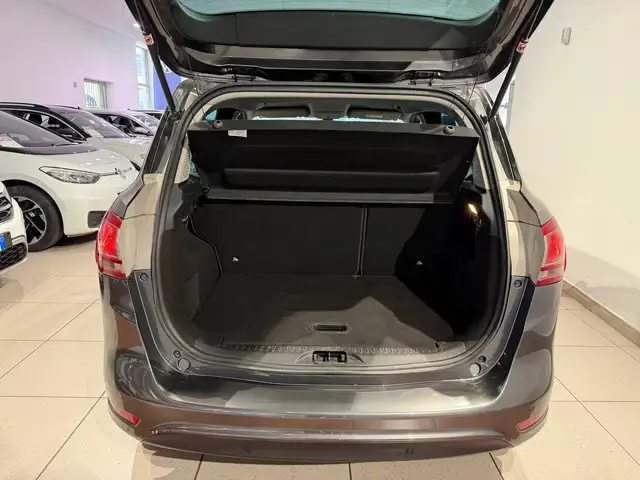 Ford B-Max view 10