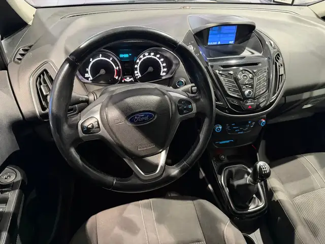 Ford B-Max view 12