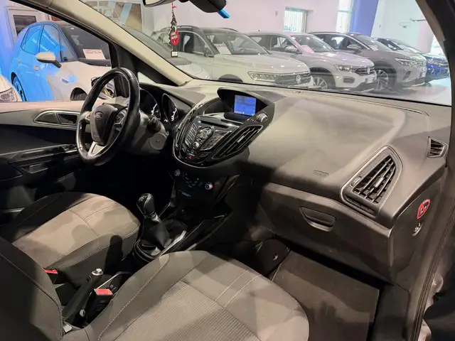 Ford B-Max view 11