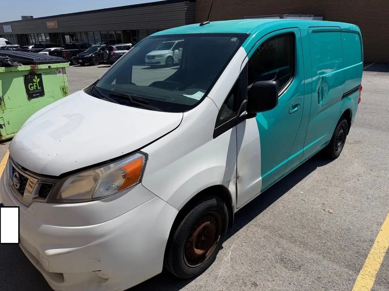Nissan NV200 снимка Nissan NV200
