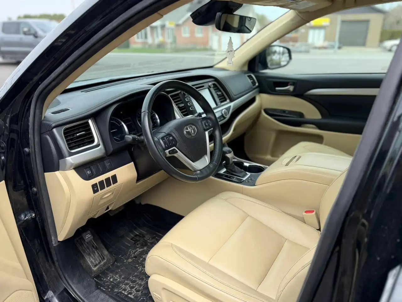 Toyota Highlander снимка Toyota Highlander