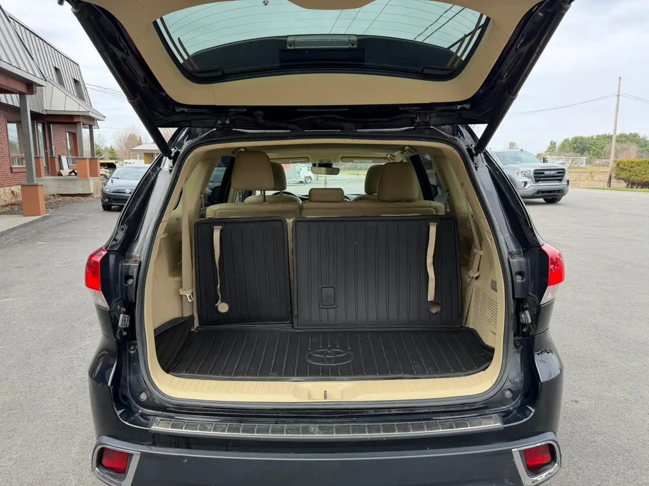 Toyota Highlander снимка Toyota Highlander