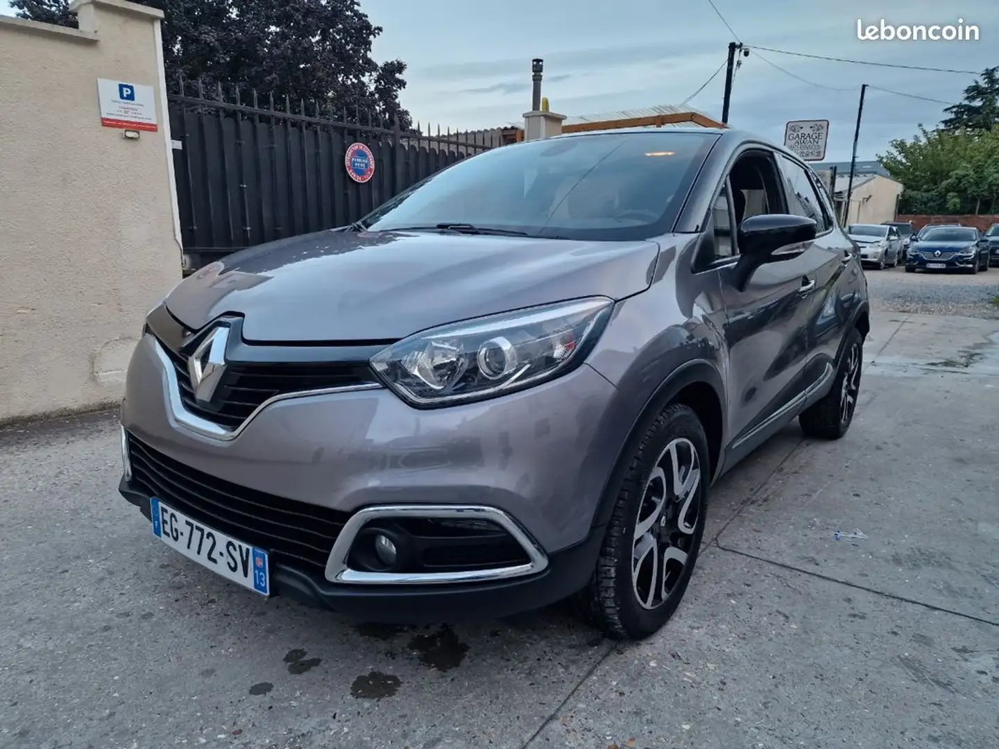 Renault Captur 1.5 dci 90ch intens garantie 12-mois Gris - 1