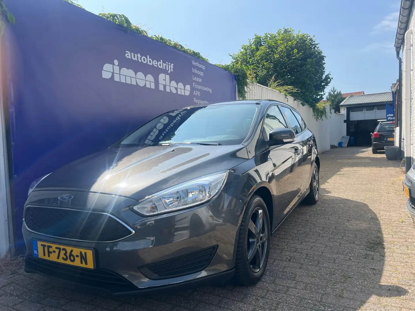 Ford Focus Wagon 1.0 Lease Edition Grijs - 1