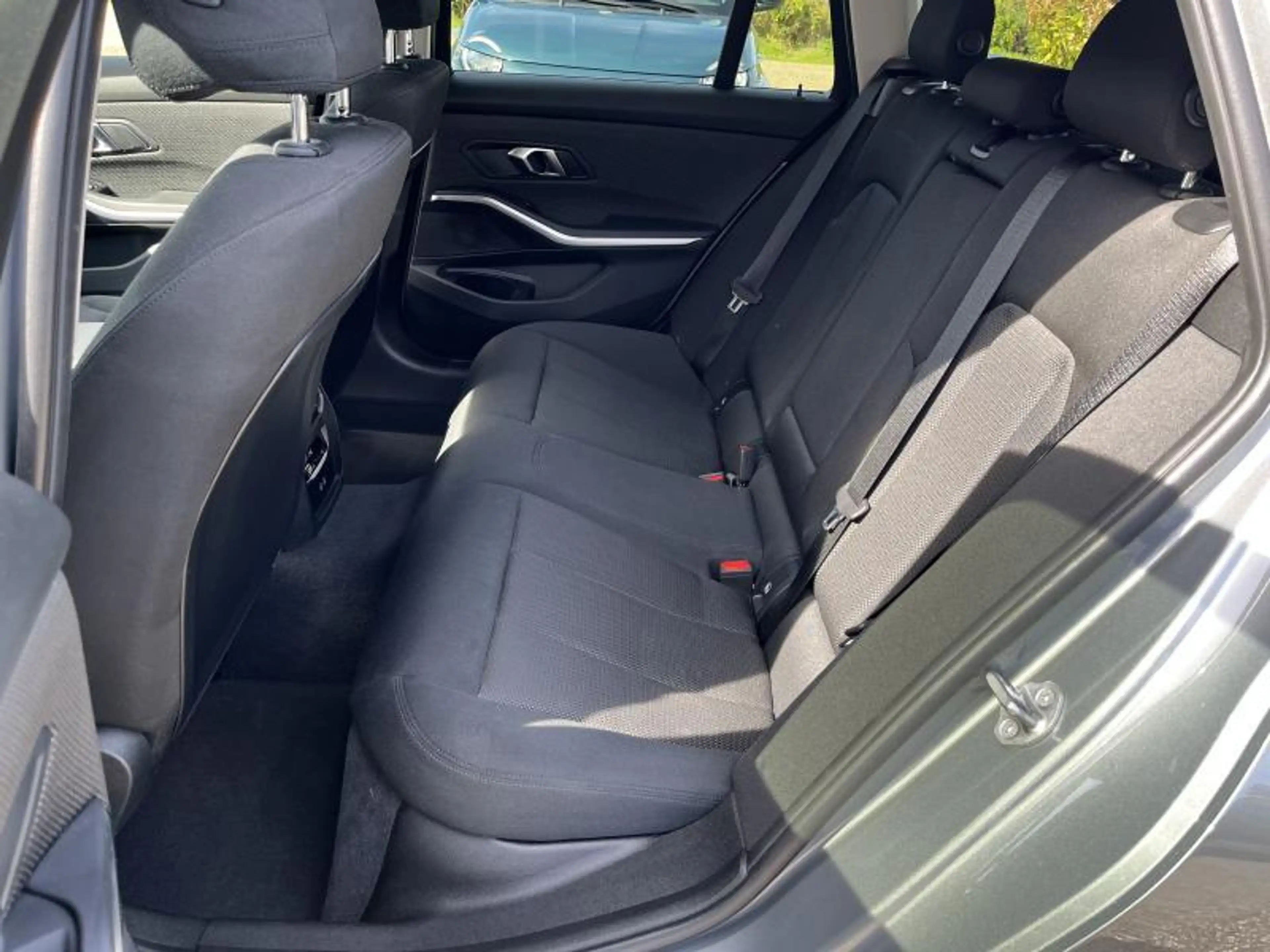 BMW 318 touring — photo 14