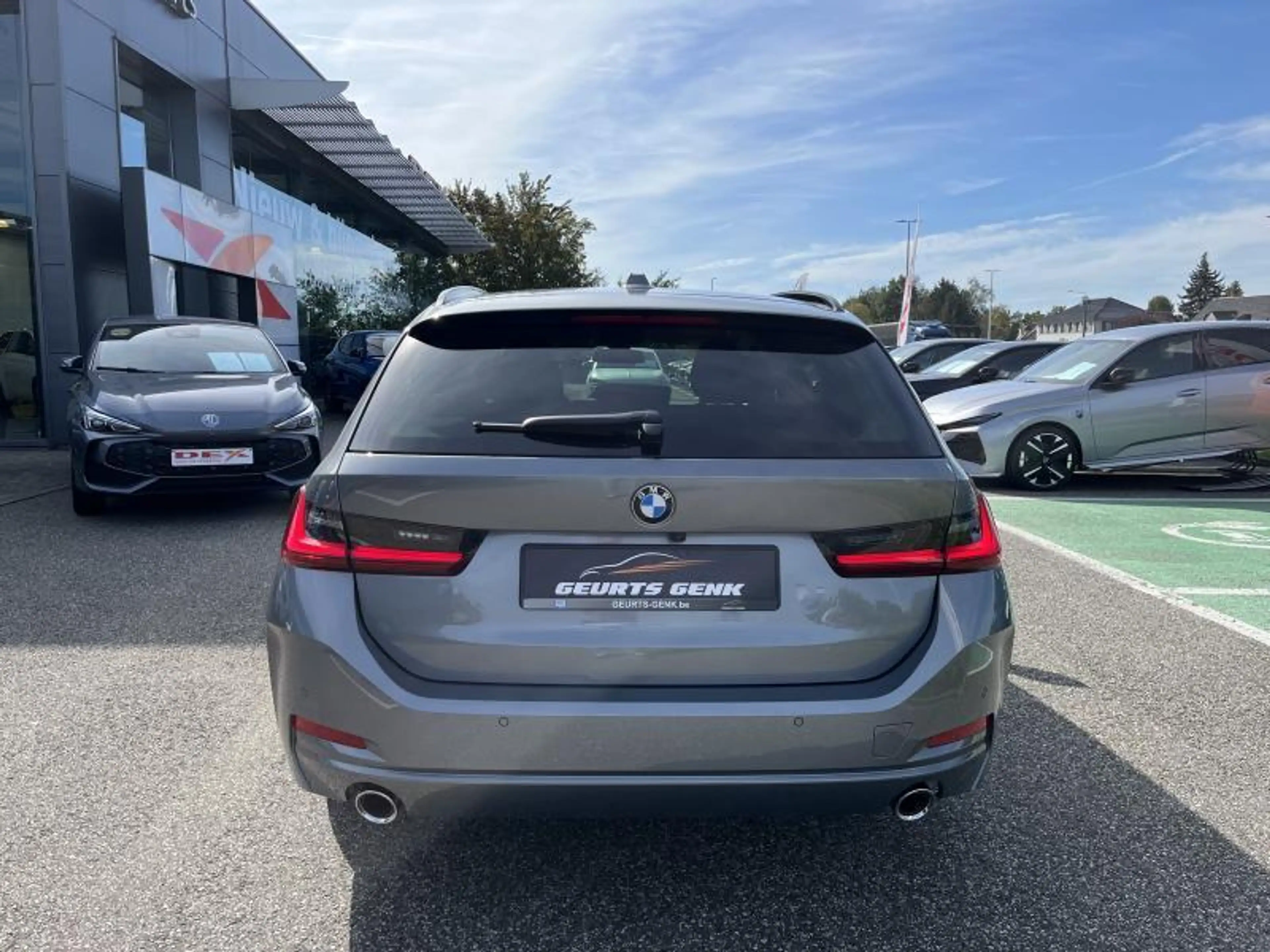 BMW 318 touring — photo 4