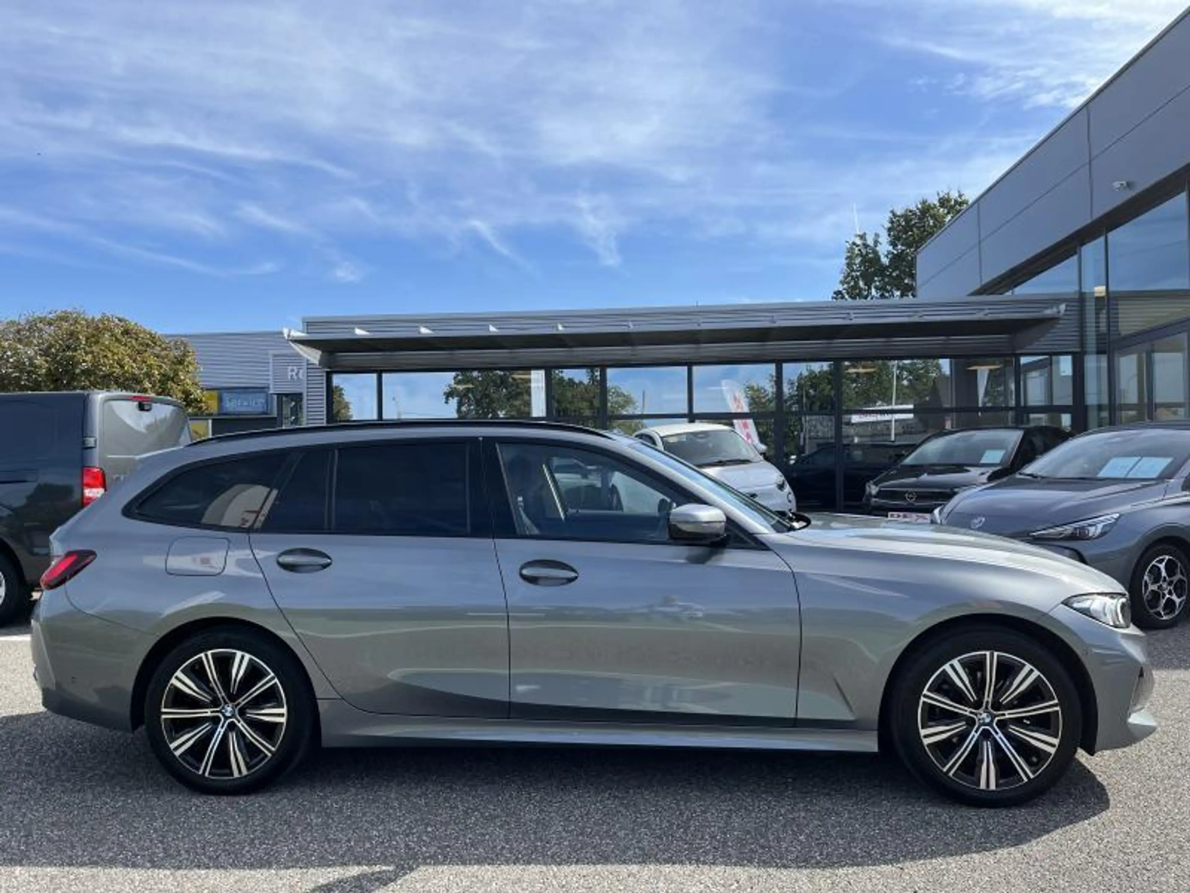 BMW 318 touring — photo 6