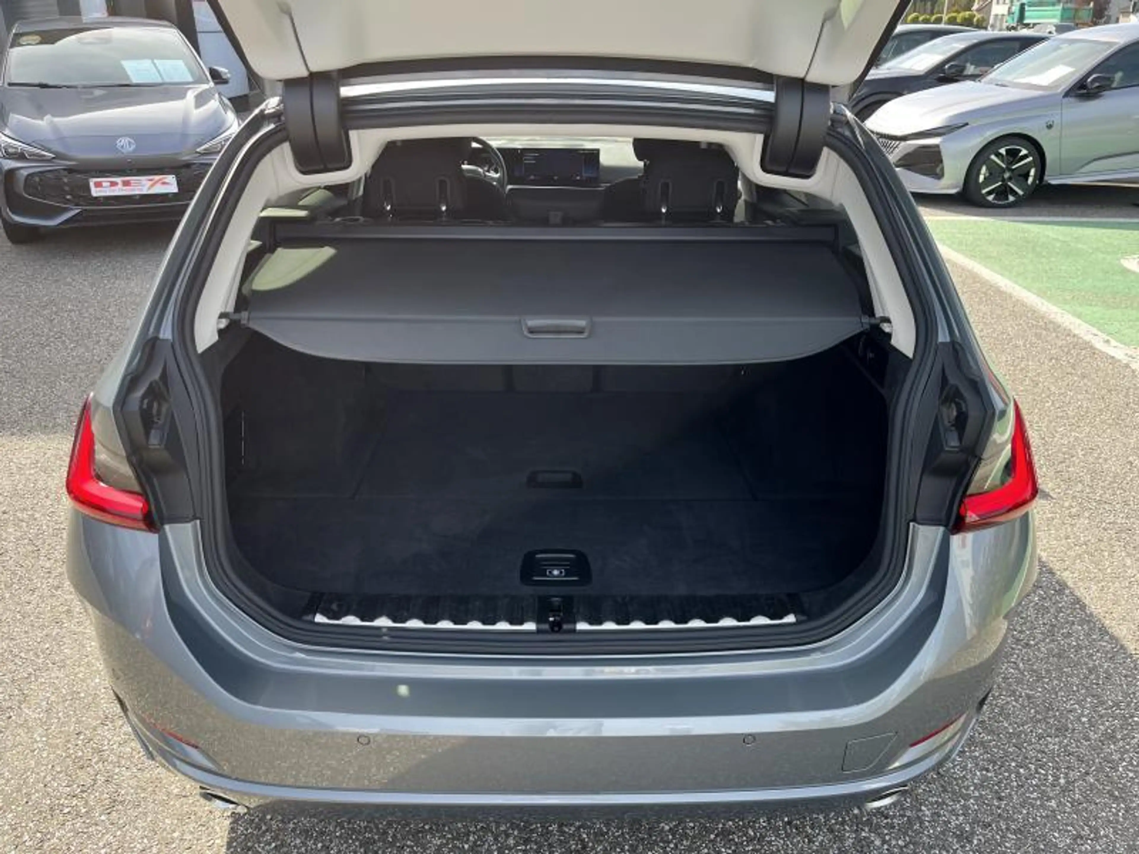 BMW 318 touring — photo 10