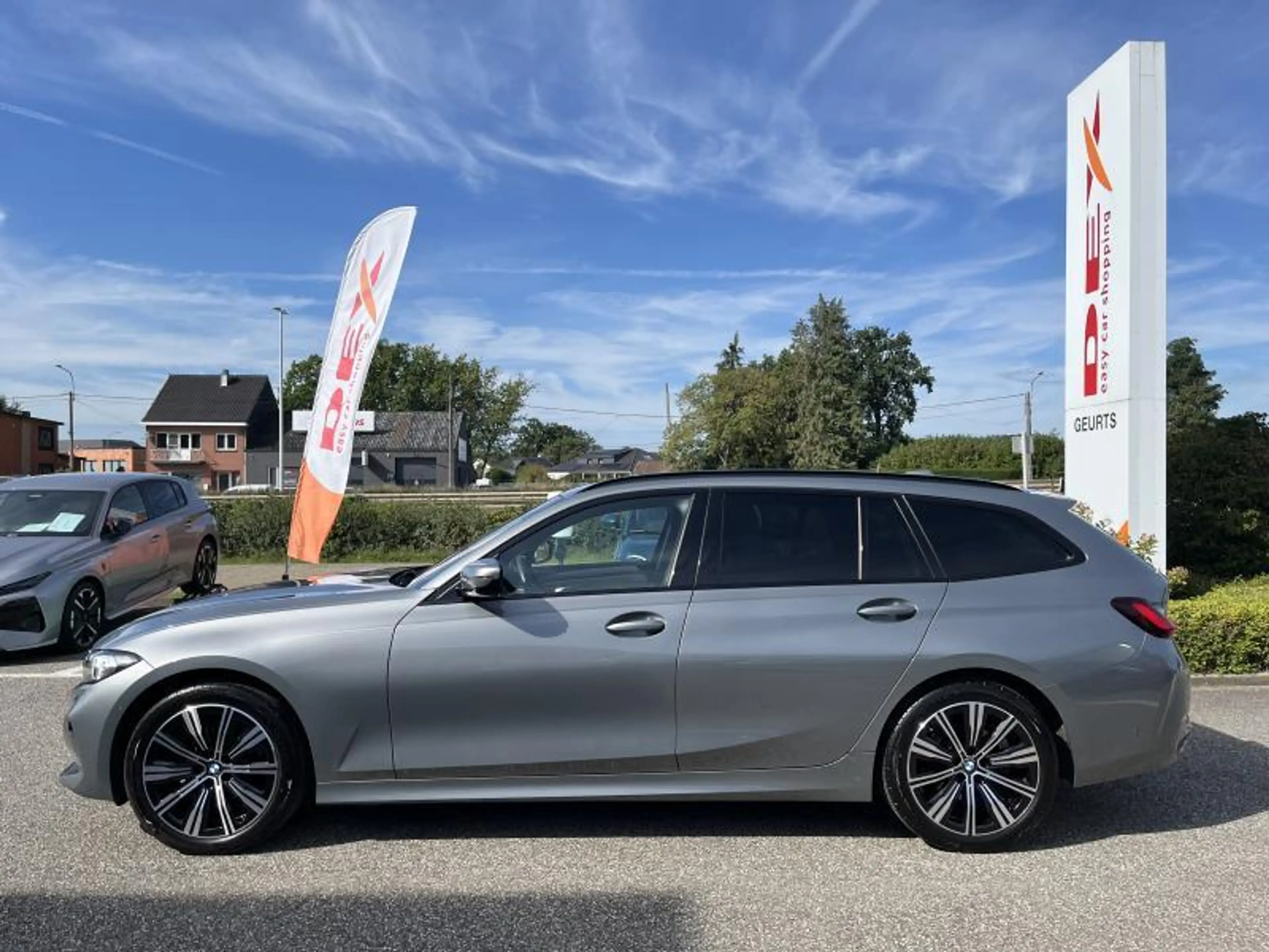 BMW 318 touring — photo 2