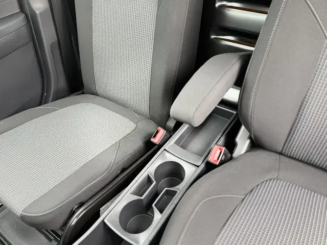Ford Transit Courier view 15