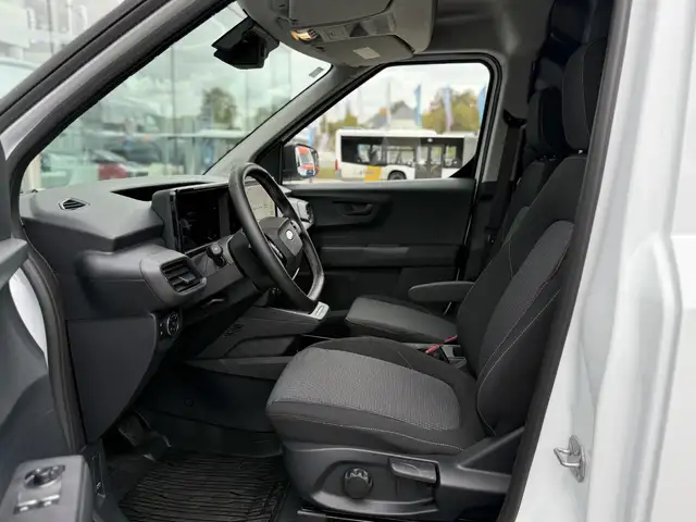 Ford Transit Courier view 13