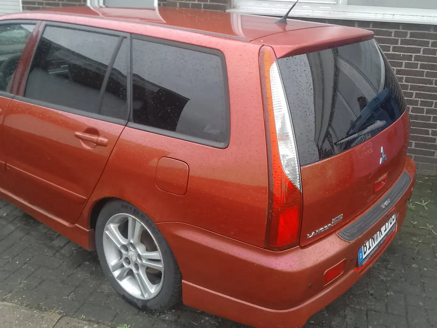Mitsubishi Lancer Kombi 2.0 Intense Червоний - 1