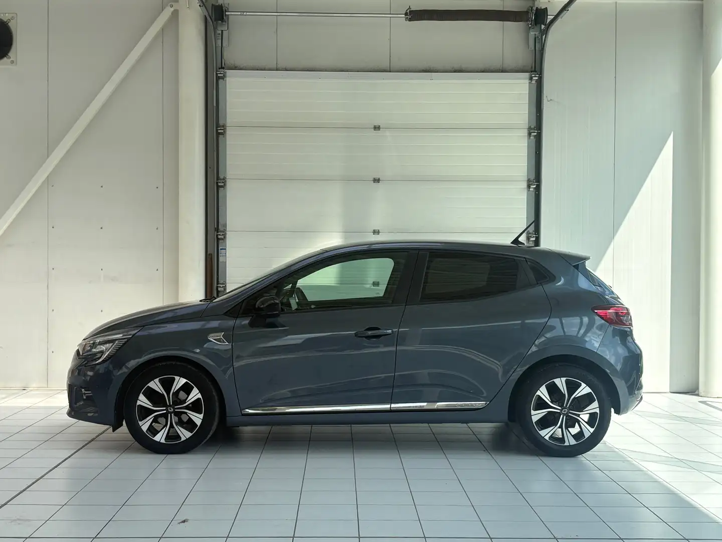 Renault Clio 1.0 TCe *LED * GPS * PDC * CARPLAY * JANTES * Grigio - 2