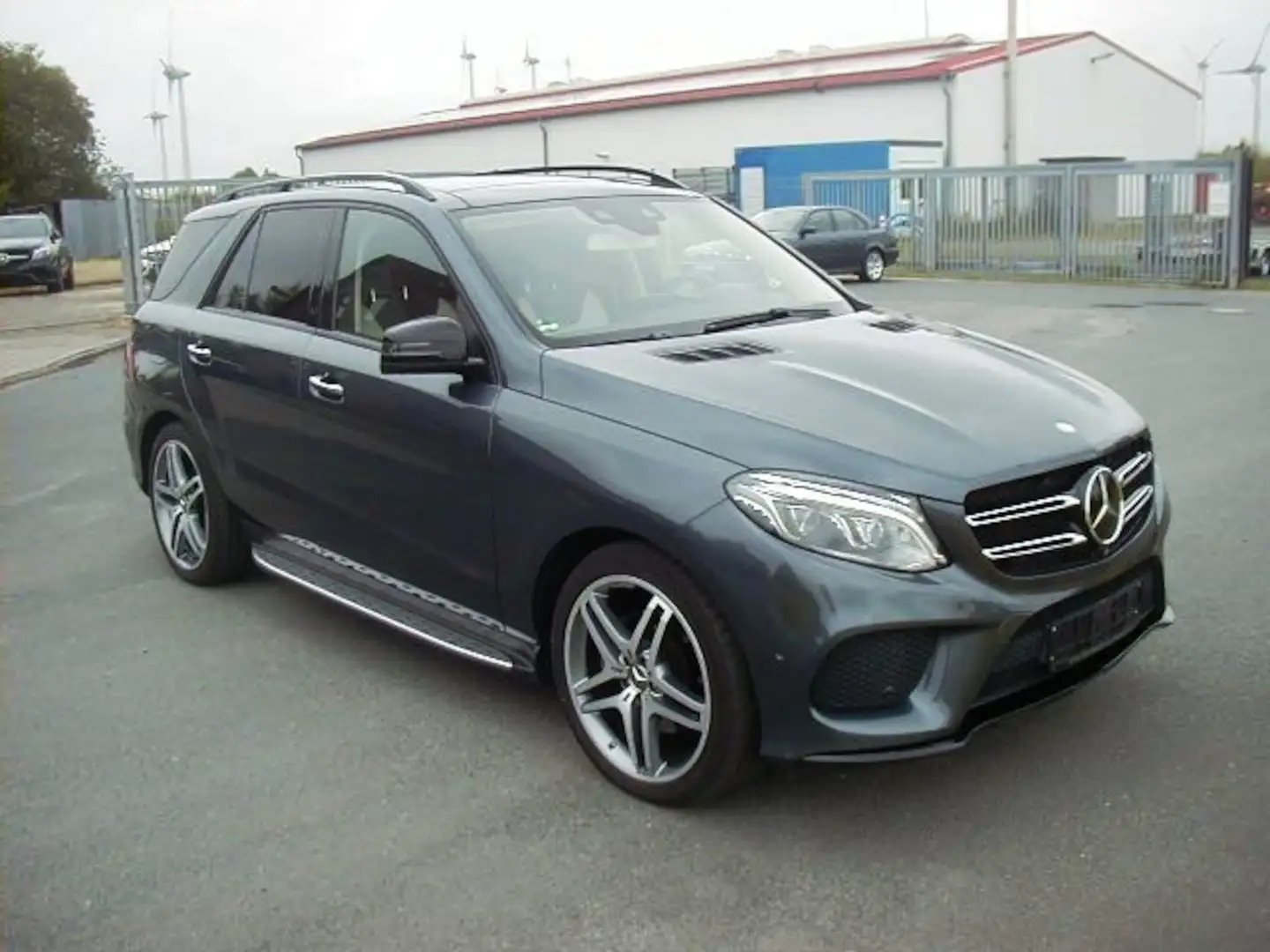 Mercedes-Benz GLE 350 d AMG+BO Sound+PANO+DISTR+360°+ILS+21+Standheizung Grau - 2