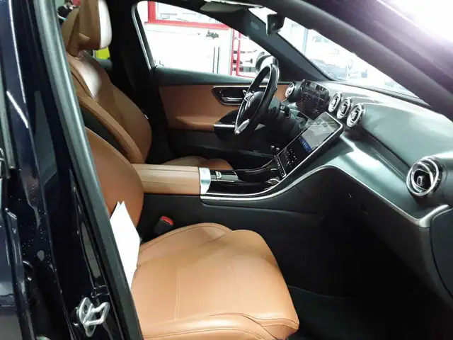 Mercedes-Benz C-Class view 8