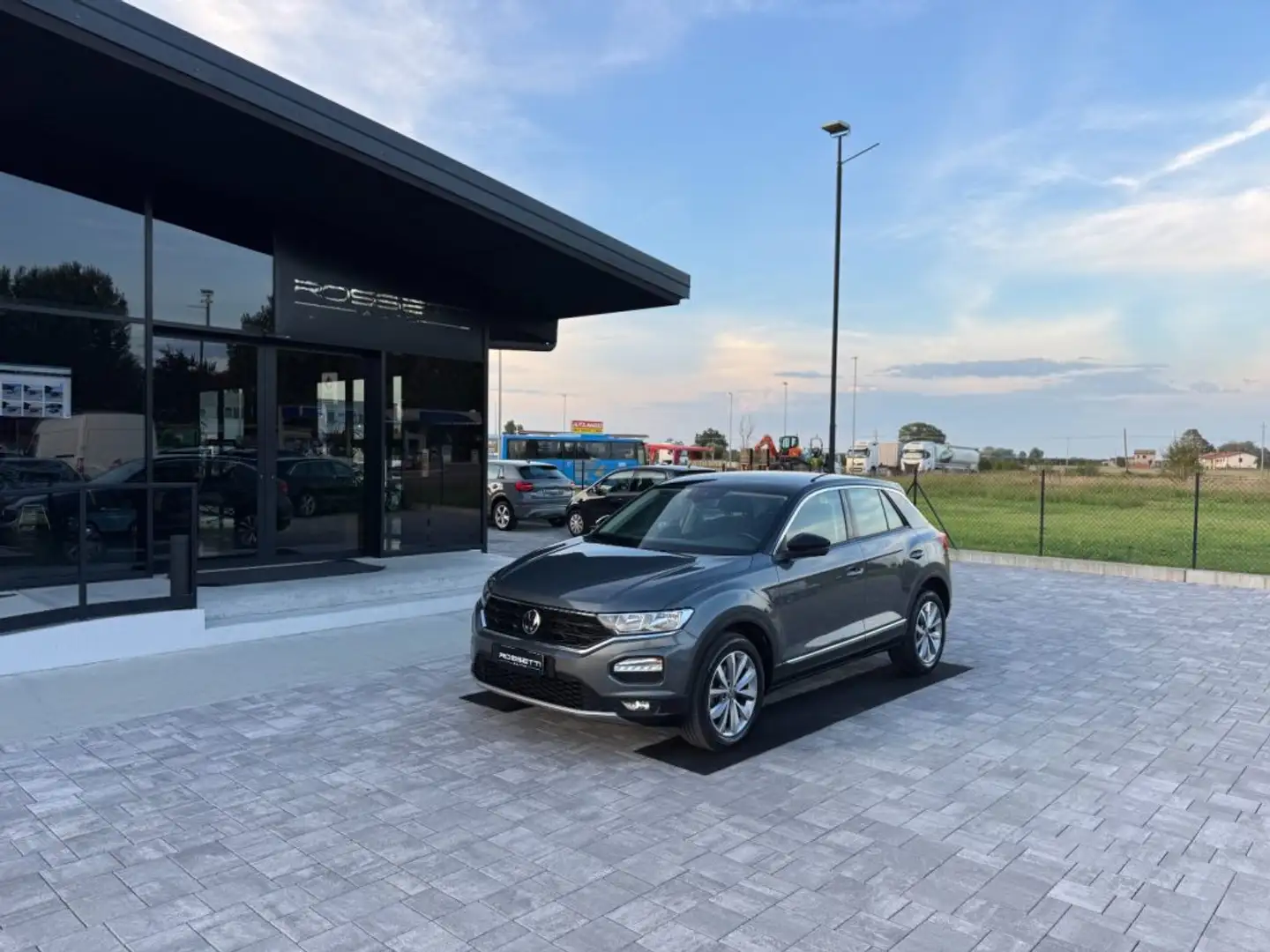 Volkswagen T-Roc 1.0 TSI Style BlueMotion Tech. ANCHE NEOPATENTATI Gris - 1