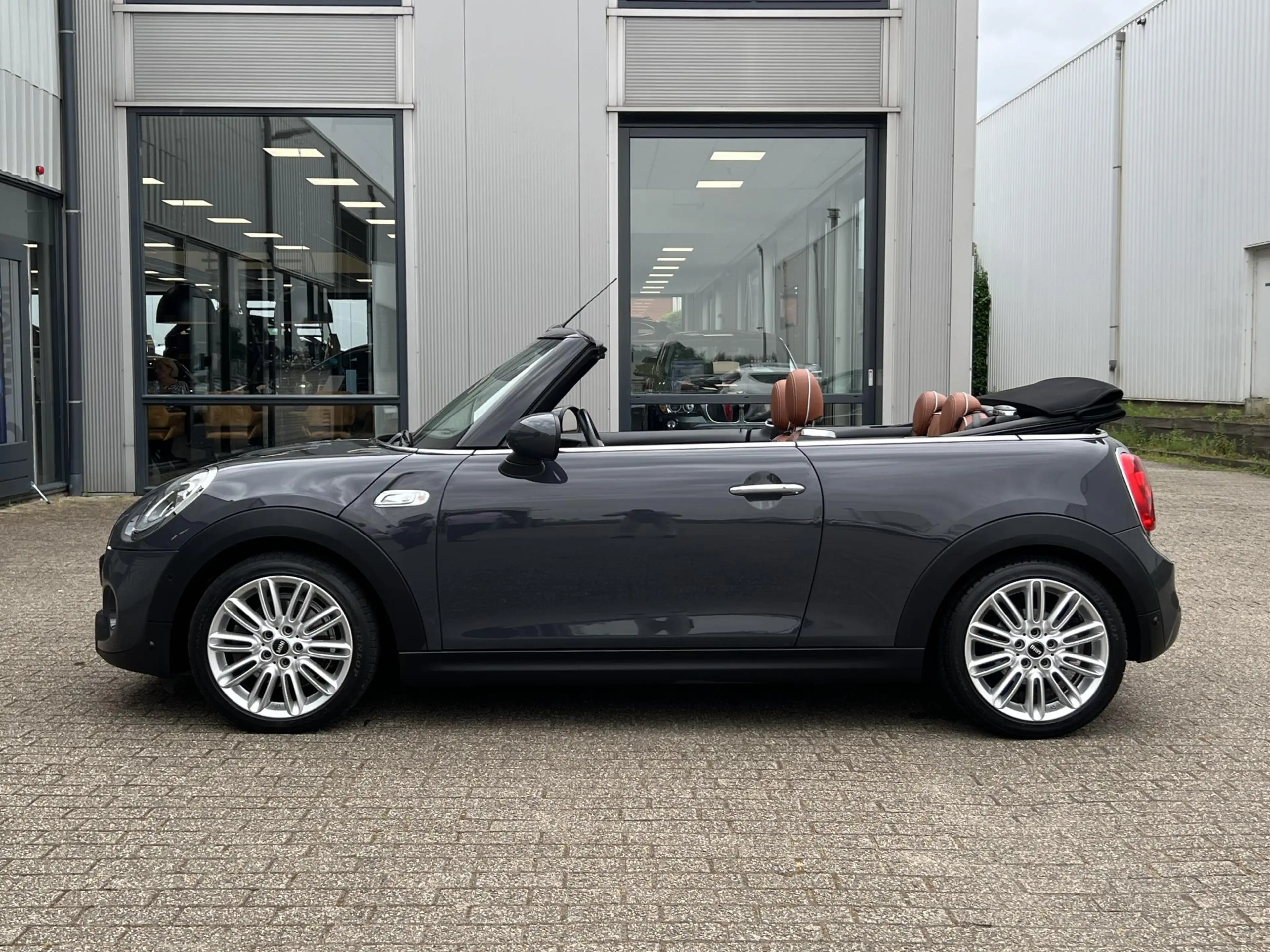 MINI Cooper S Cabrio 2.0 Chili Serious Business | Leder/Cruise Adaptief — photo 5