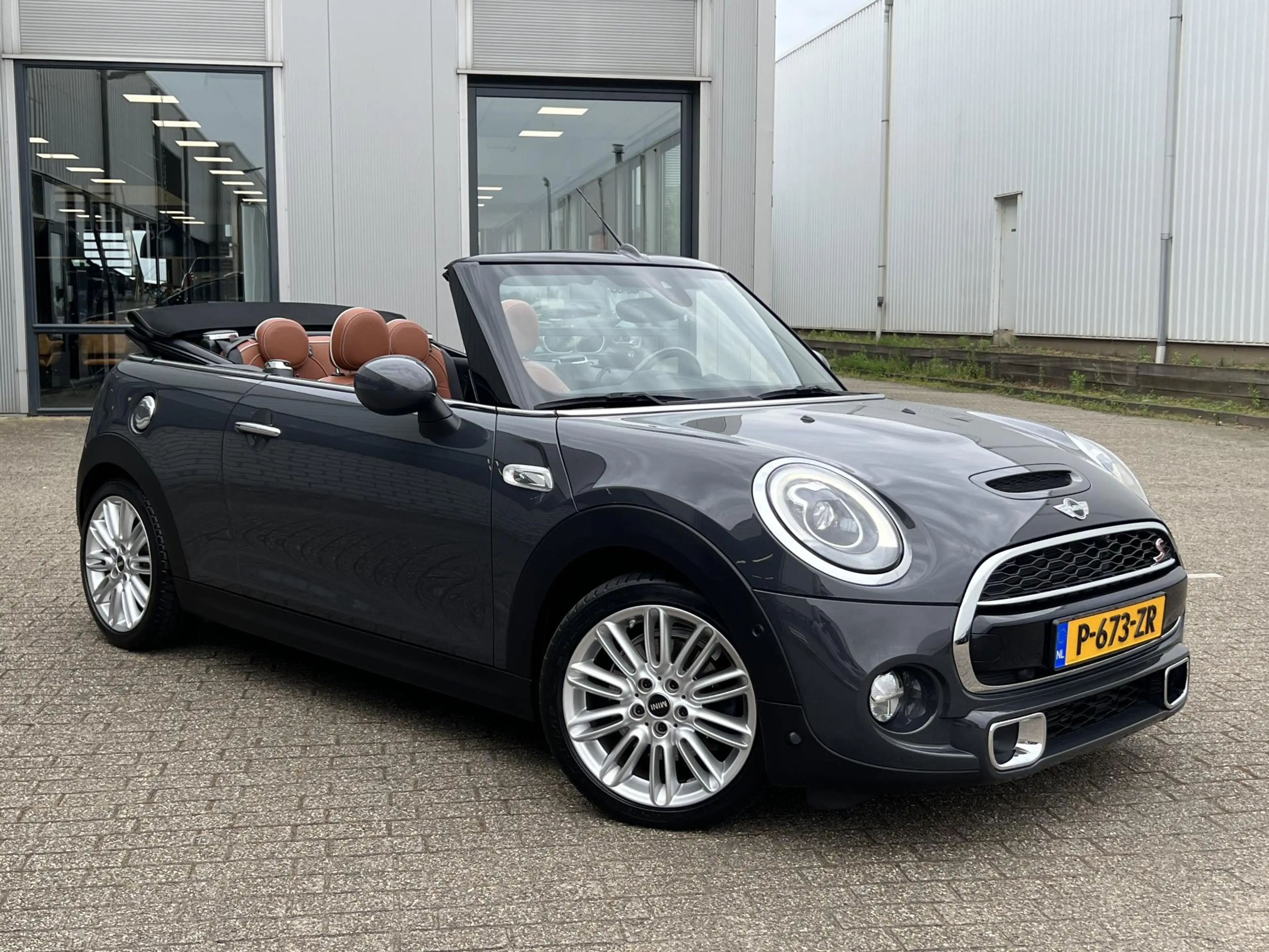 MINI Cooper S Cabrio 2.0 Chili Serious Business | Leder/Cruise Adaptief — photo 3
