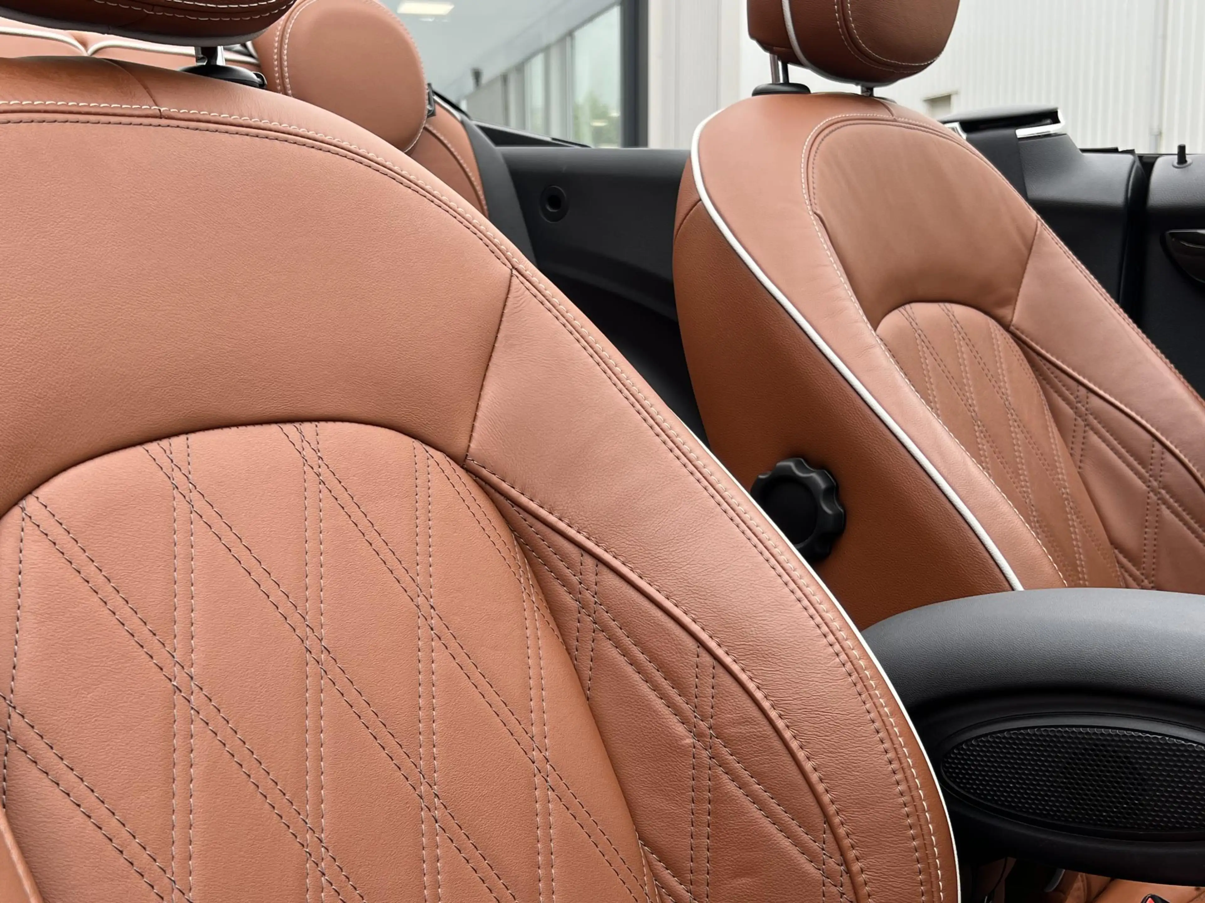 MINI Cooper S Cabrio 2.0 Chili Serious Business | Leder/Cruise Adaptief — photo 30