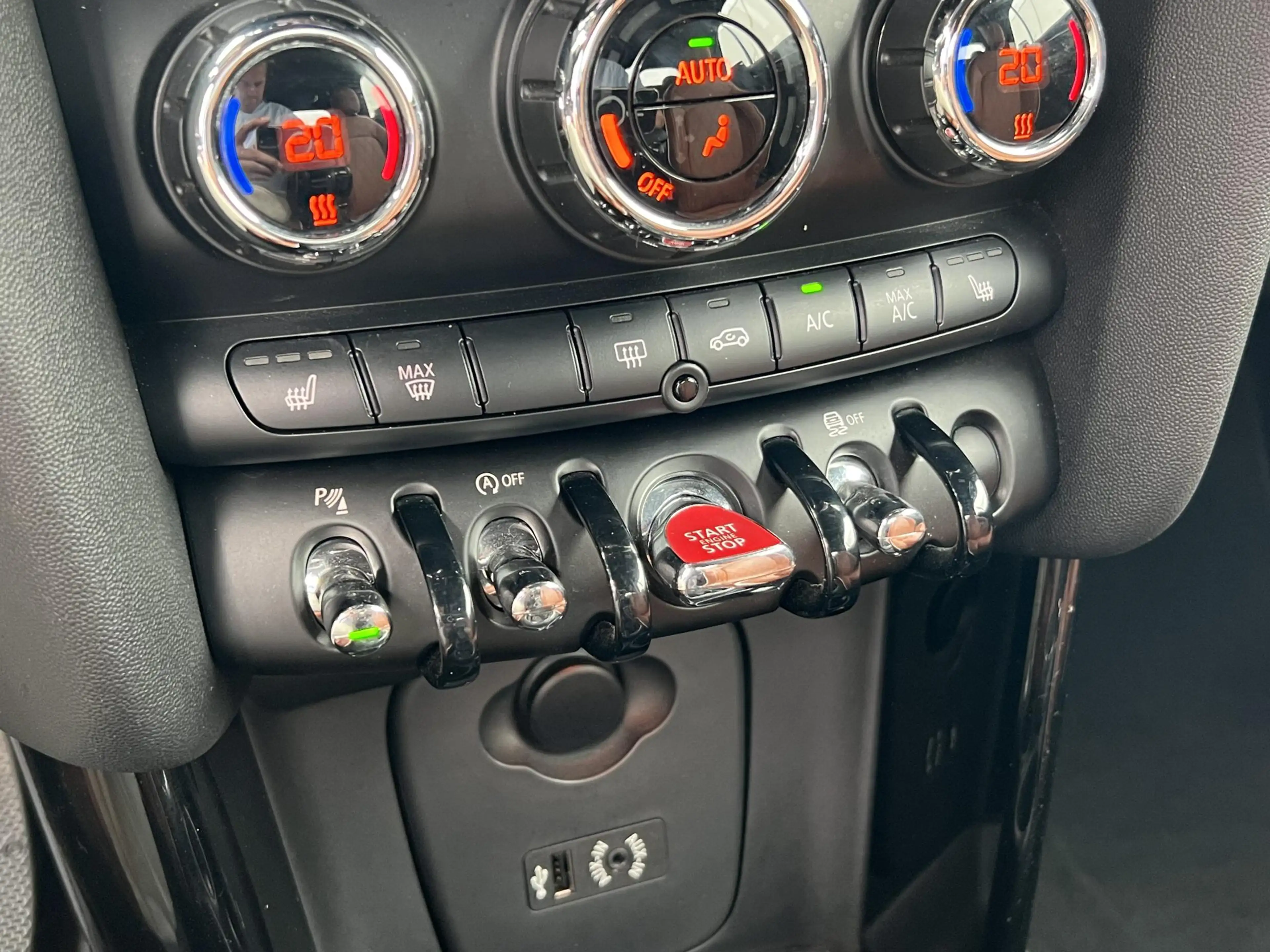 MINI Cooper S Cabrio 2.0 Chili Serious Business | Leder/Cruise Adaptief — photo 47