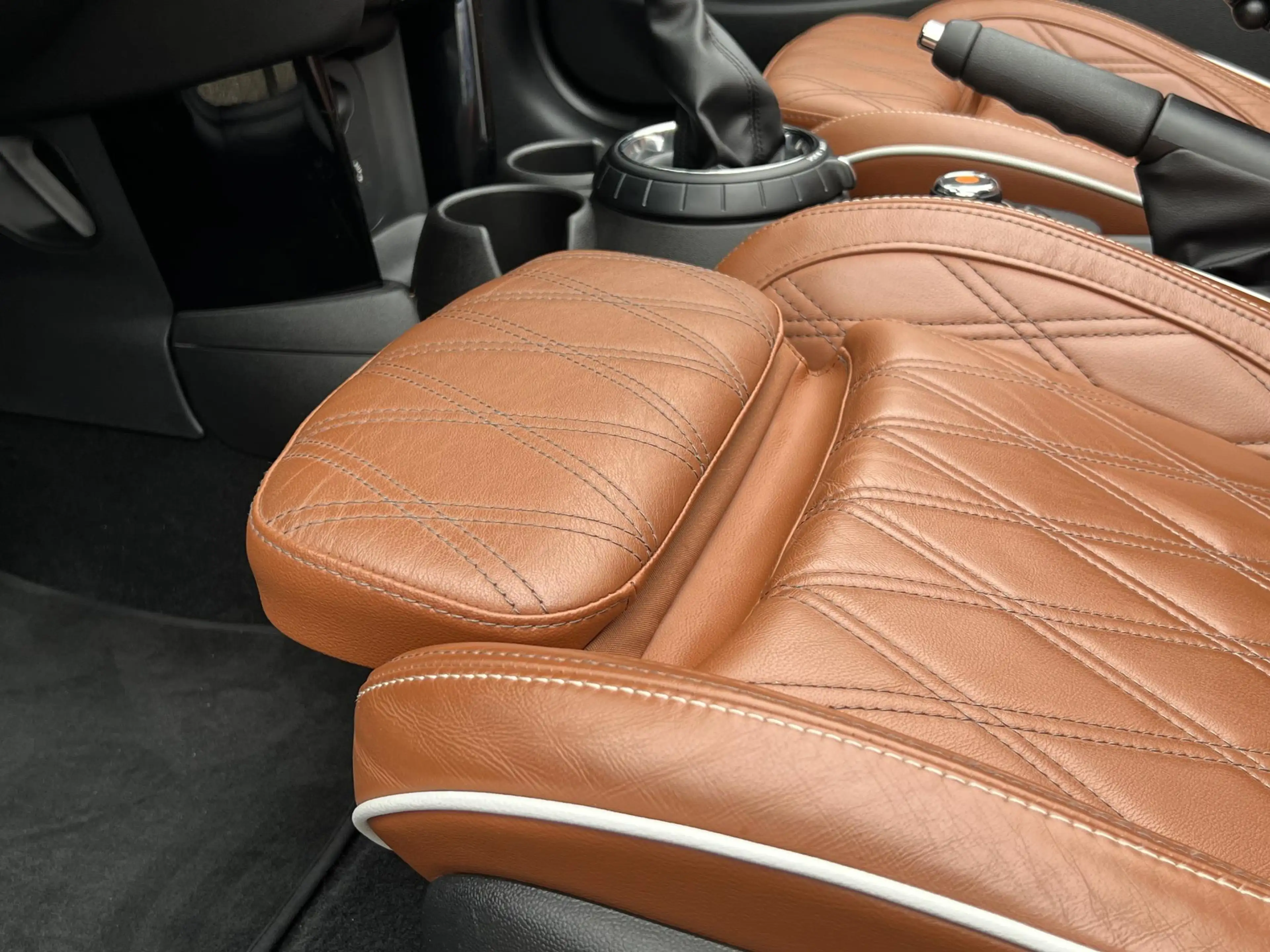 MINI Cooper S Cabrio 2.0 Chili Serious Business | Leder/Cruise Adaptief — photo 24