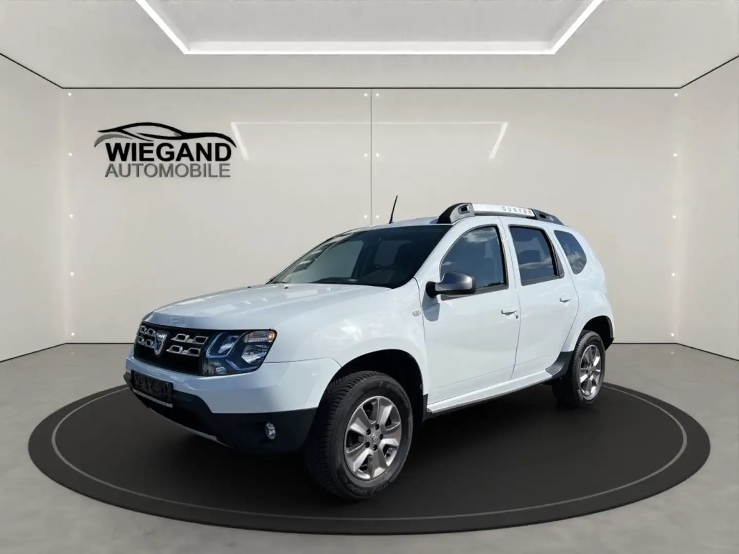 Dacia Duster SCe 115 4x2 LAUREATE+STZH+KLIMA+TEMPOMAT Weiß - 1