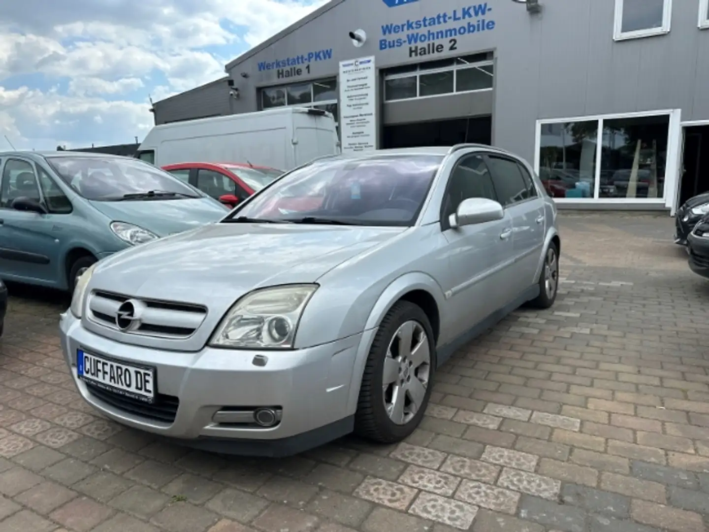 Opel Signum Sport 2.2 Navi XenonLÄUFT NUR AUF DREI ZIELINDER K Silber - 2