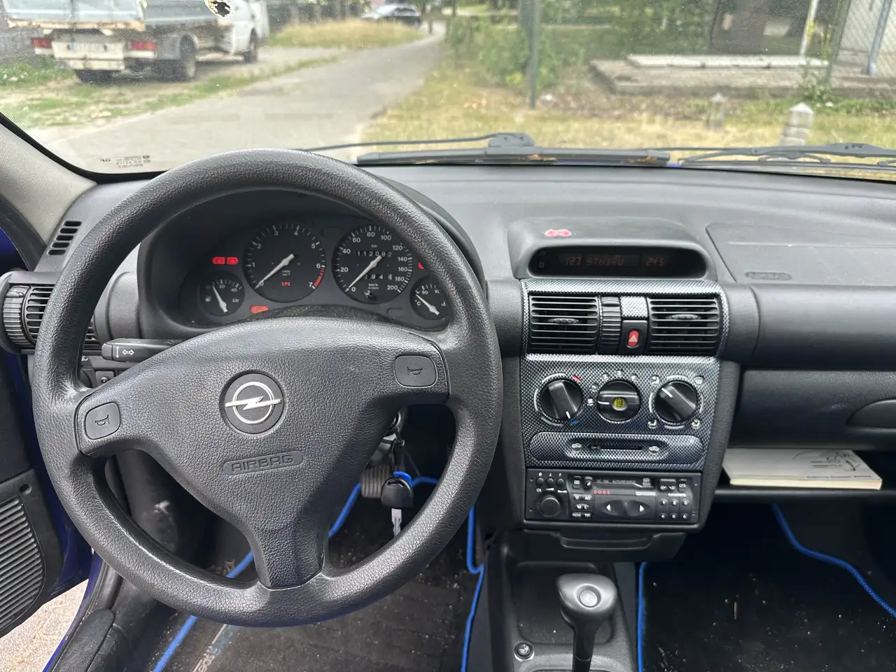 Opel Corsa 1.4i SZ Swing, foto 4