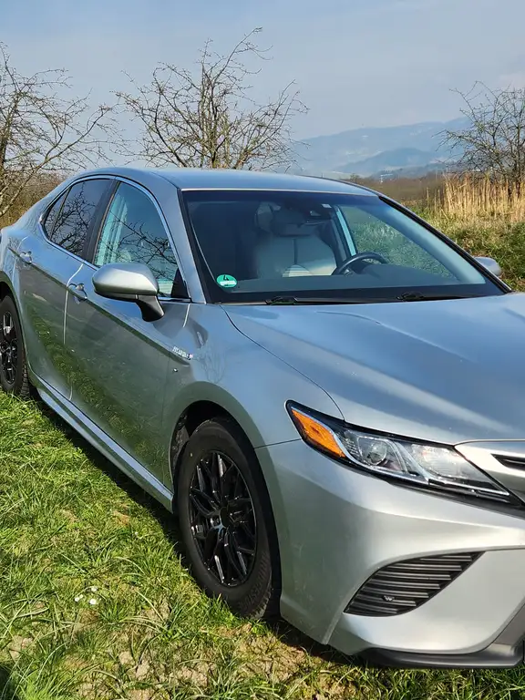 Toyota Camry 2021 из Европы — купить под ключ