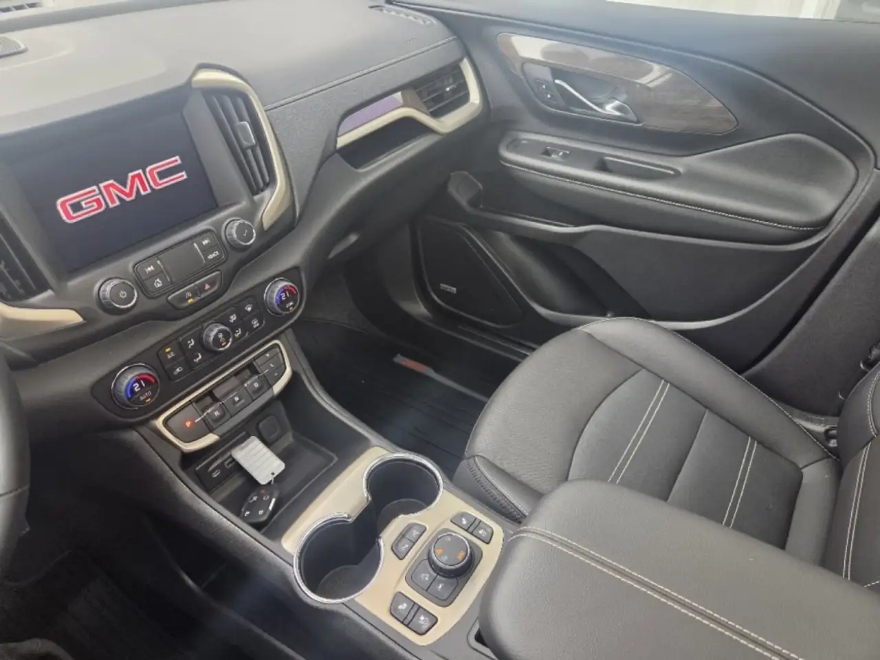 GMC Terrain снимка GMC Terrain