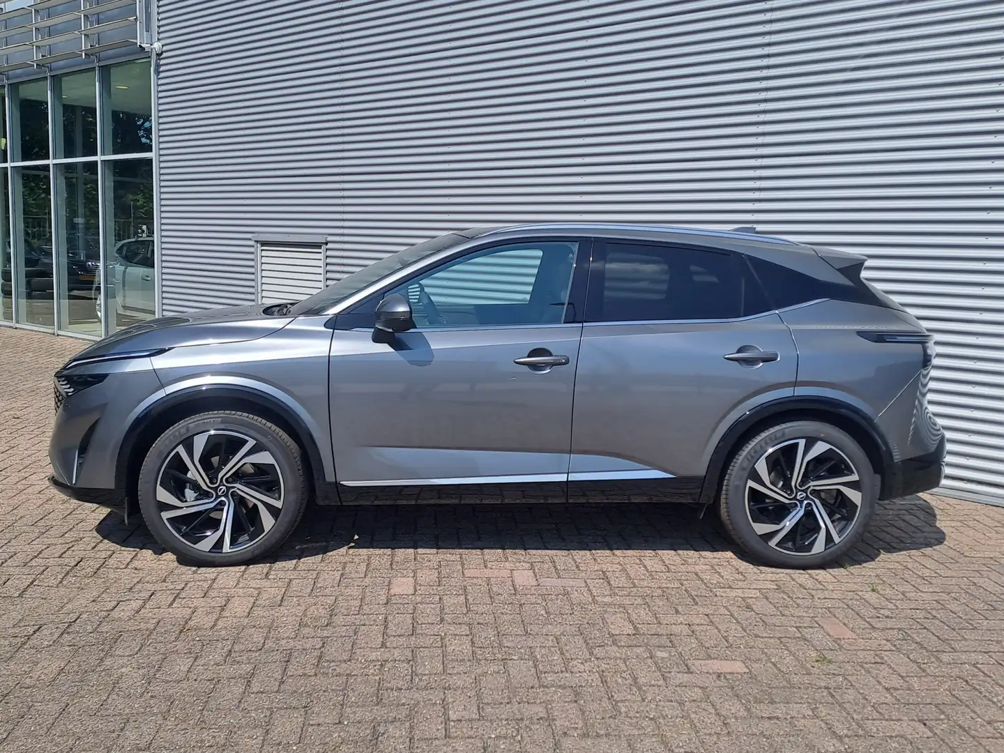 Nissan Qashqai 1.3 MHEV Xtronic Tekna Plus | Apple Carplay/Androi Grijs - 2