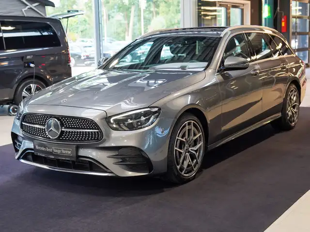 Mercedes-Benz E-Class view 9