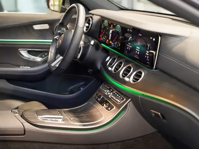 Mercedes-Benz E-Class view 14