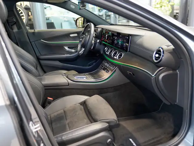 Mercedes-Benz E-Class view 13