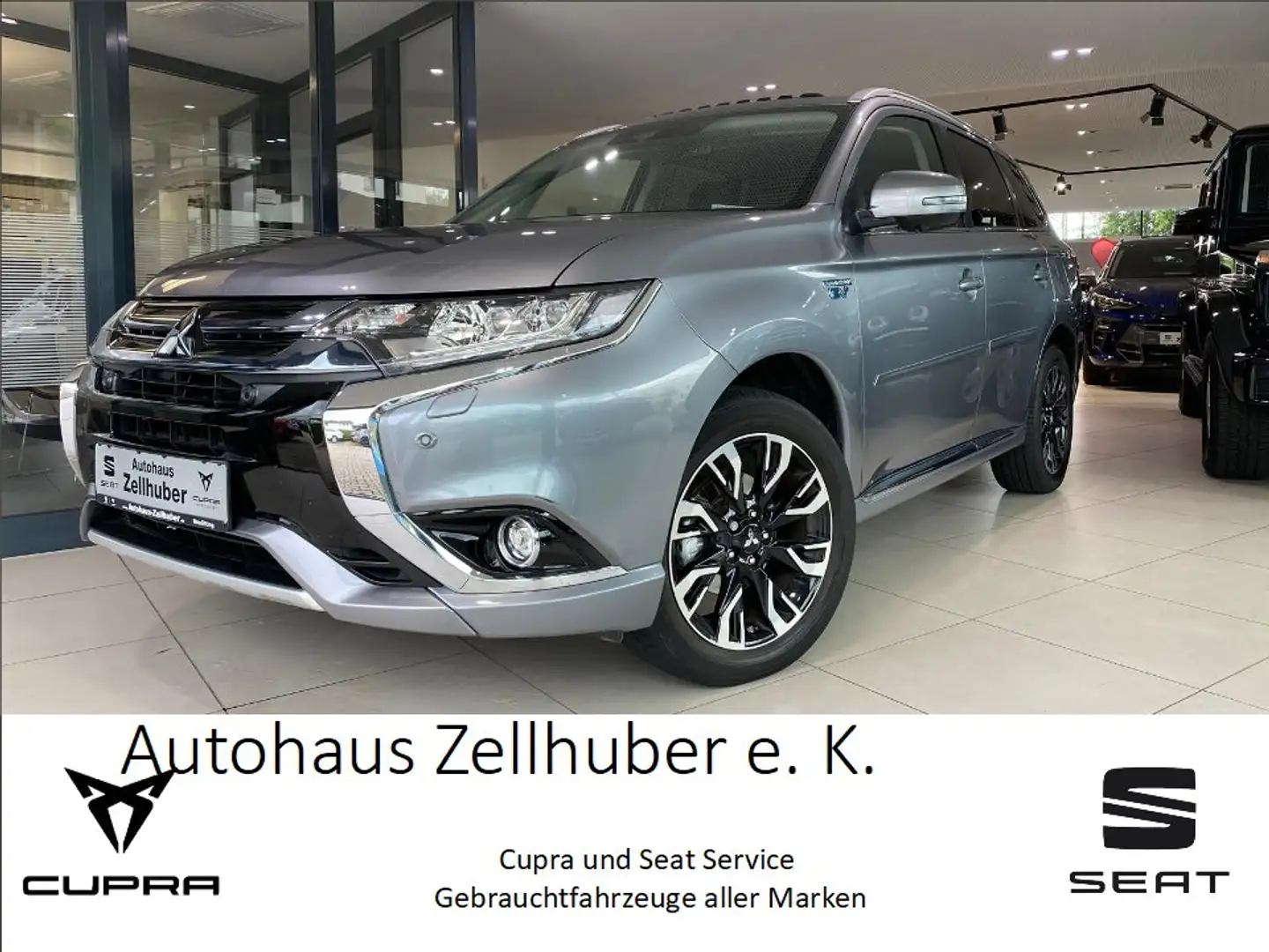 Mitsubishi Outlander 2.0 4WD Plug-In Hybrid *AHK*VOLL* Grijs - 1