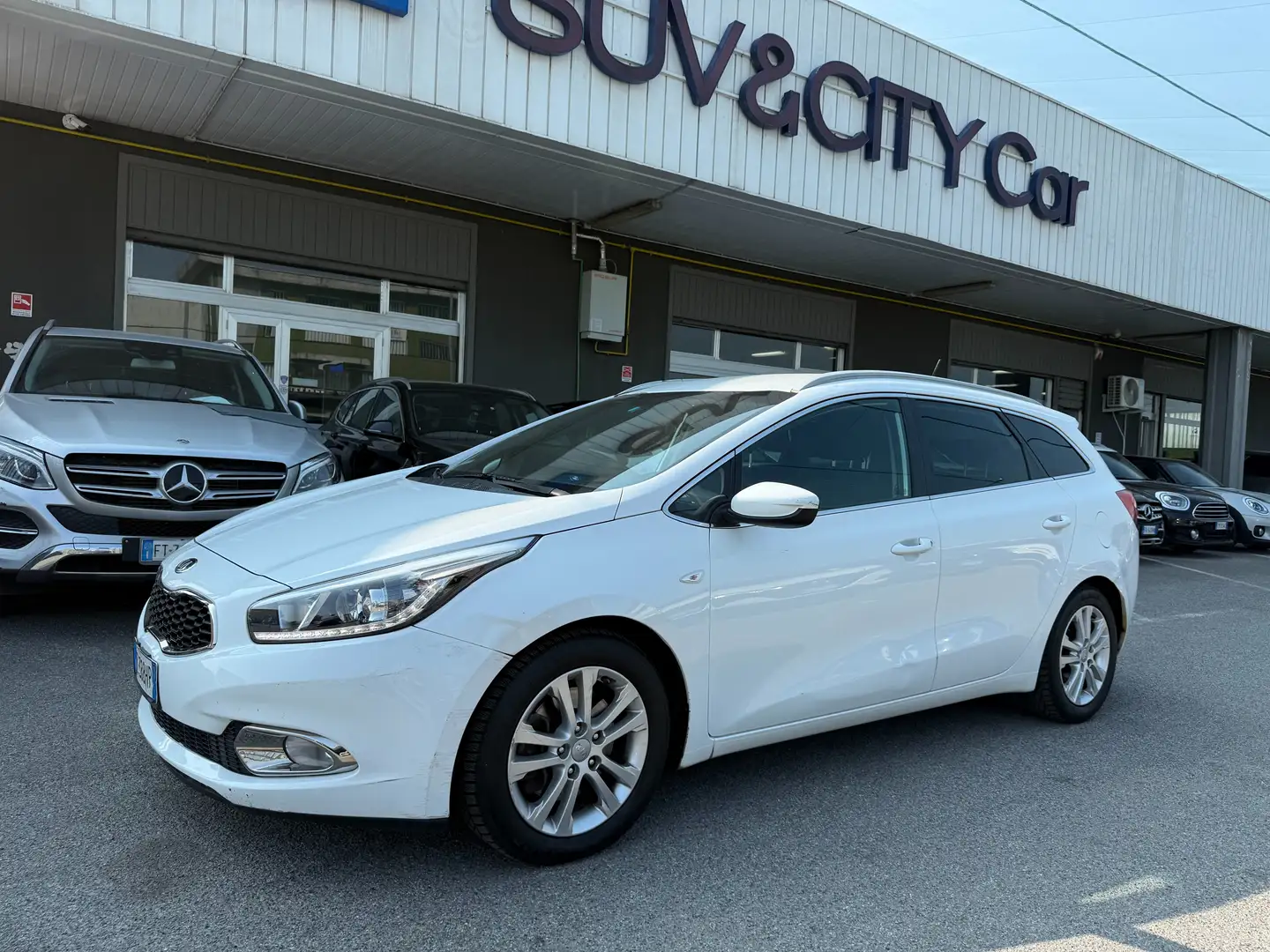 Kia Ceed / cee'd SW 1.6 crdi Cool 128cv auto Fehér - 1