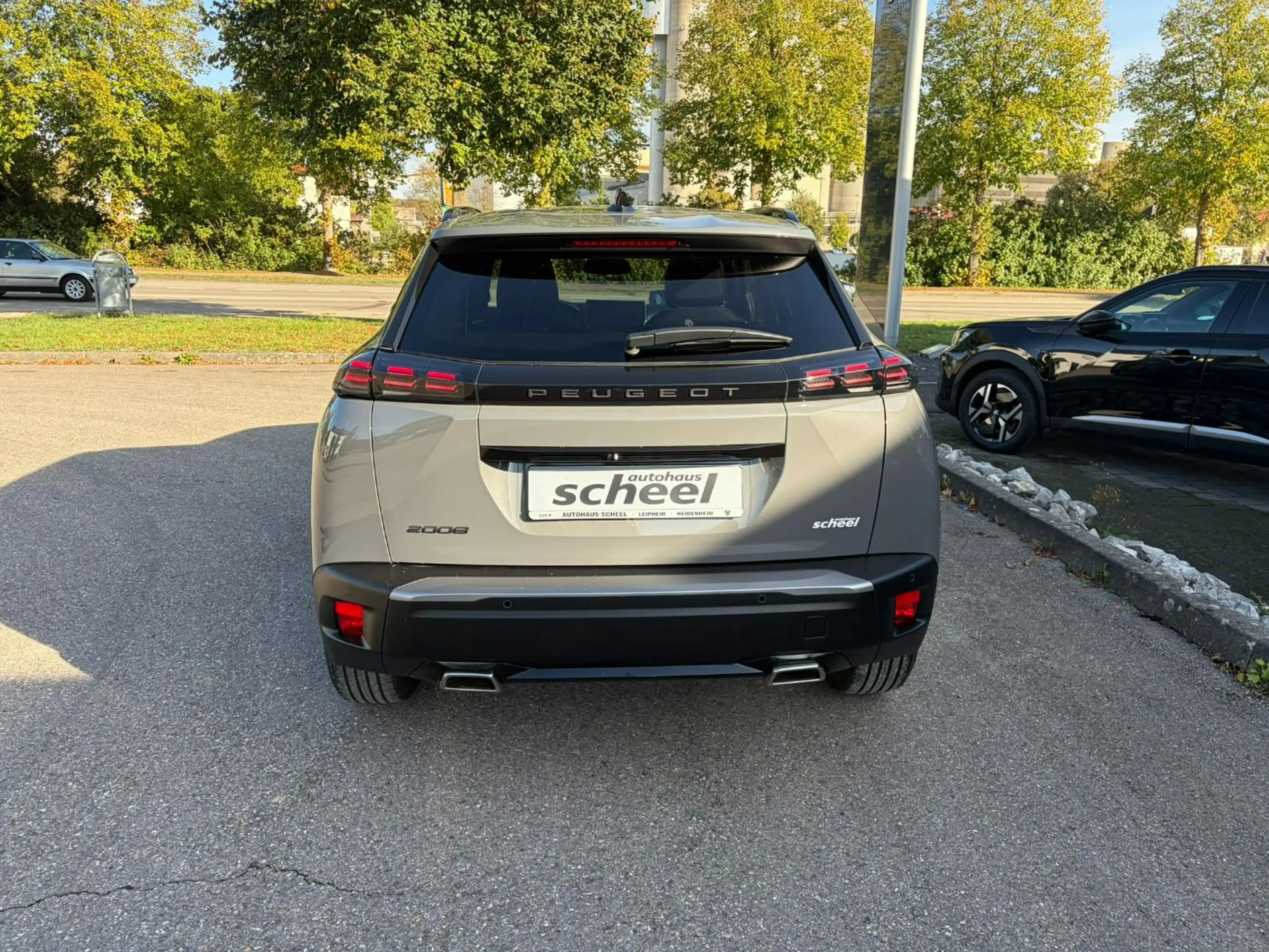 Peugeot 2008 1.2 PureTech 130 Allure LED/PDC/SHZ/AUT/LM — photo 8