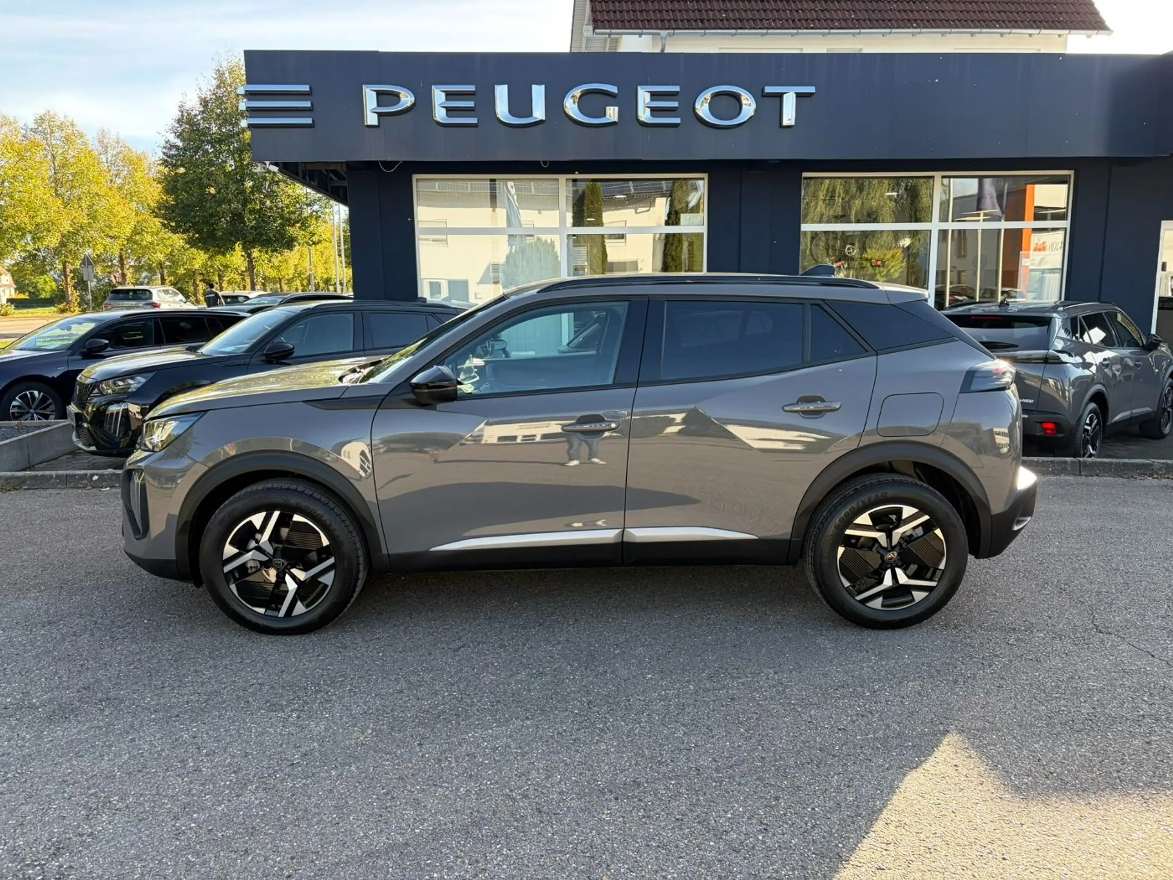Peugeot 2008 1.2 PureTech 130 Allure LED/PDC/SHZ/AUT/LM — photo 4