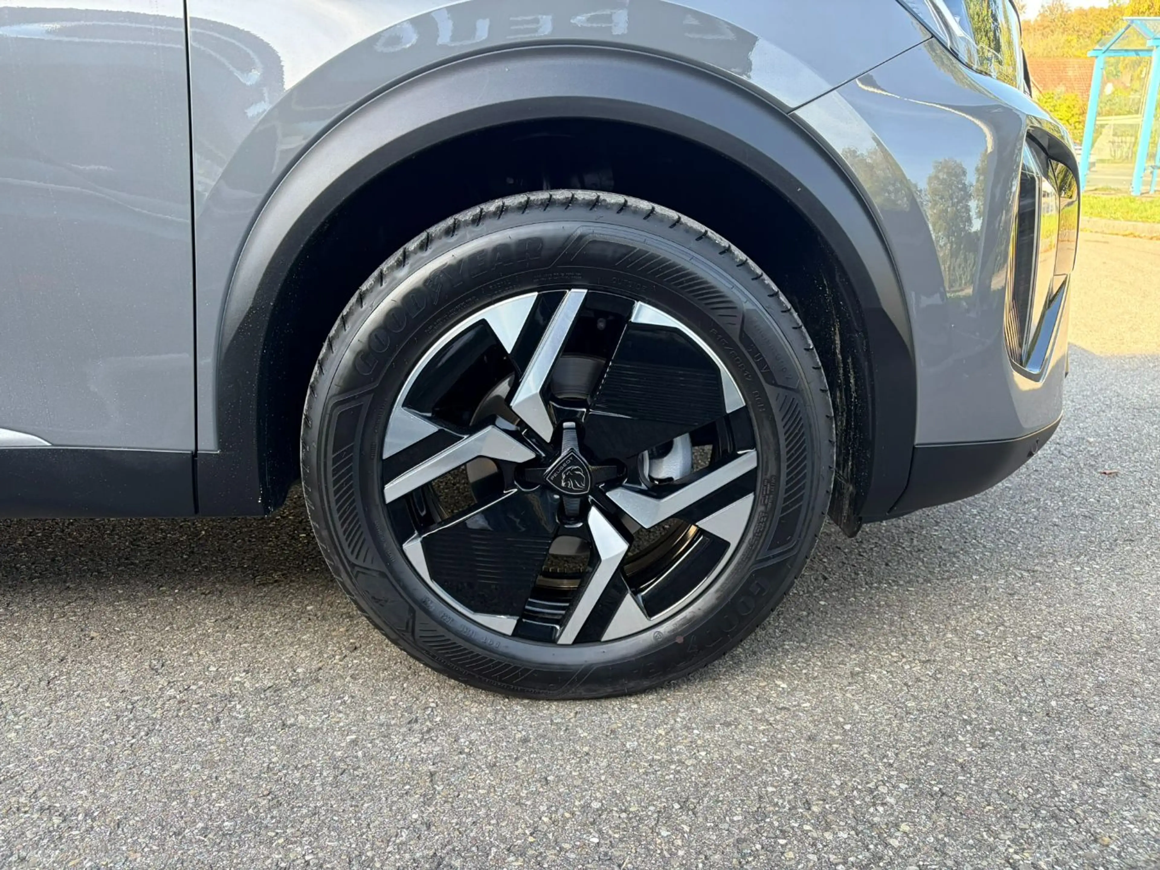 Peugeot 2008 1.2 PureTech 130 Allure LED/PDC/SHZ/AUT/LM — photo 14