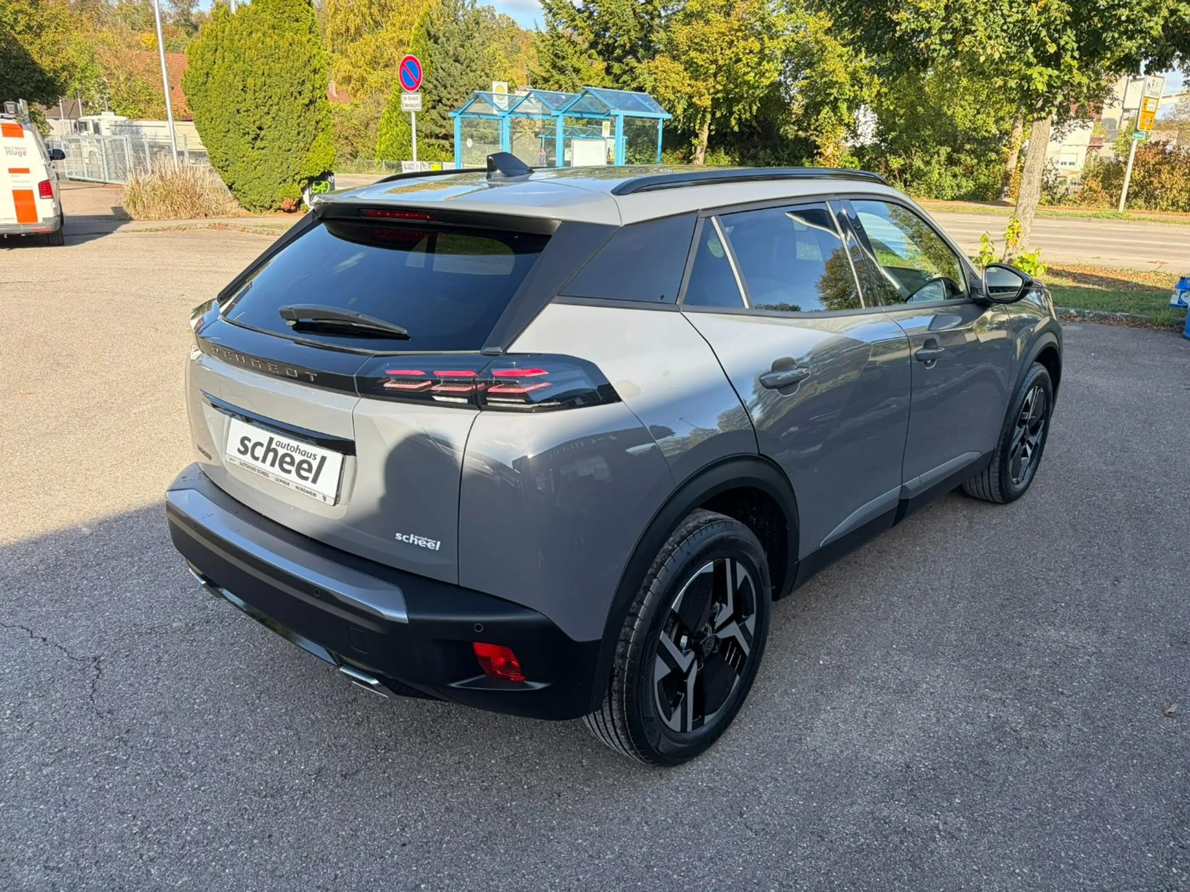Peugeot 2008 1.2 PureTech 130 Allure LED/PDC/SHZ/AUT/LM — photo 11