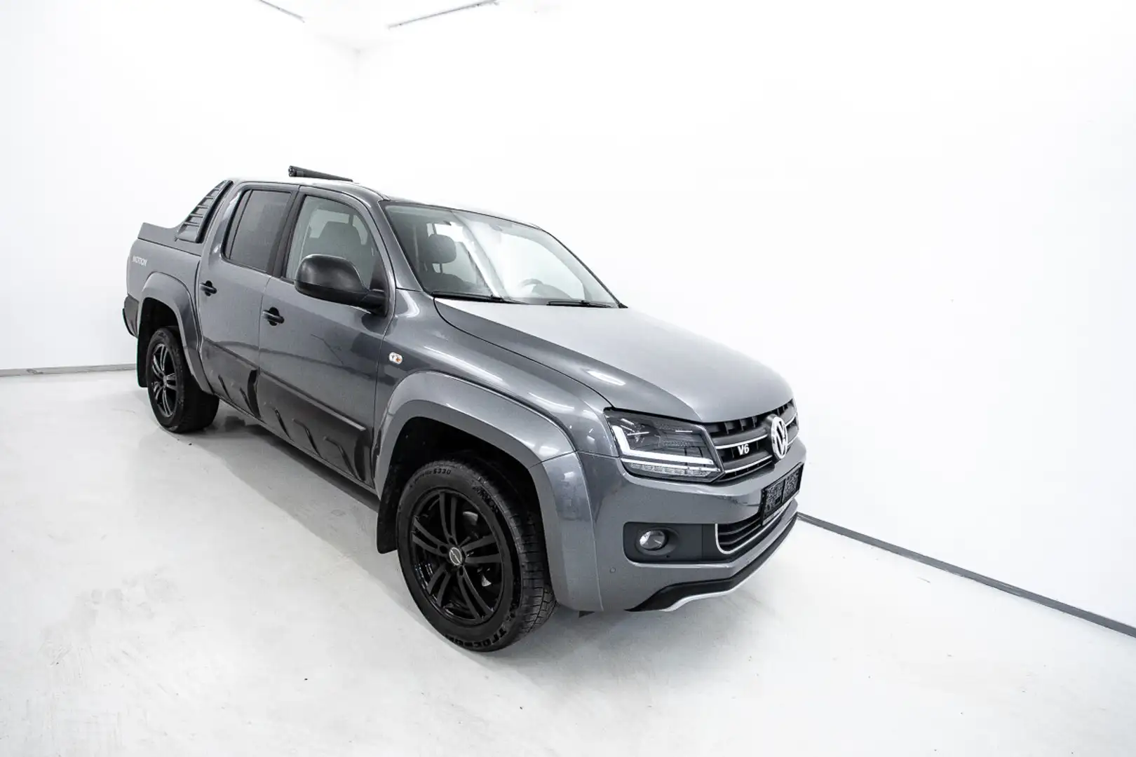 Volkswagen Amarok Dark Label BMT 4x4 Aut. Grau - 1