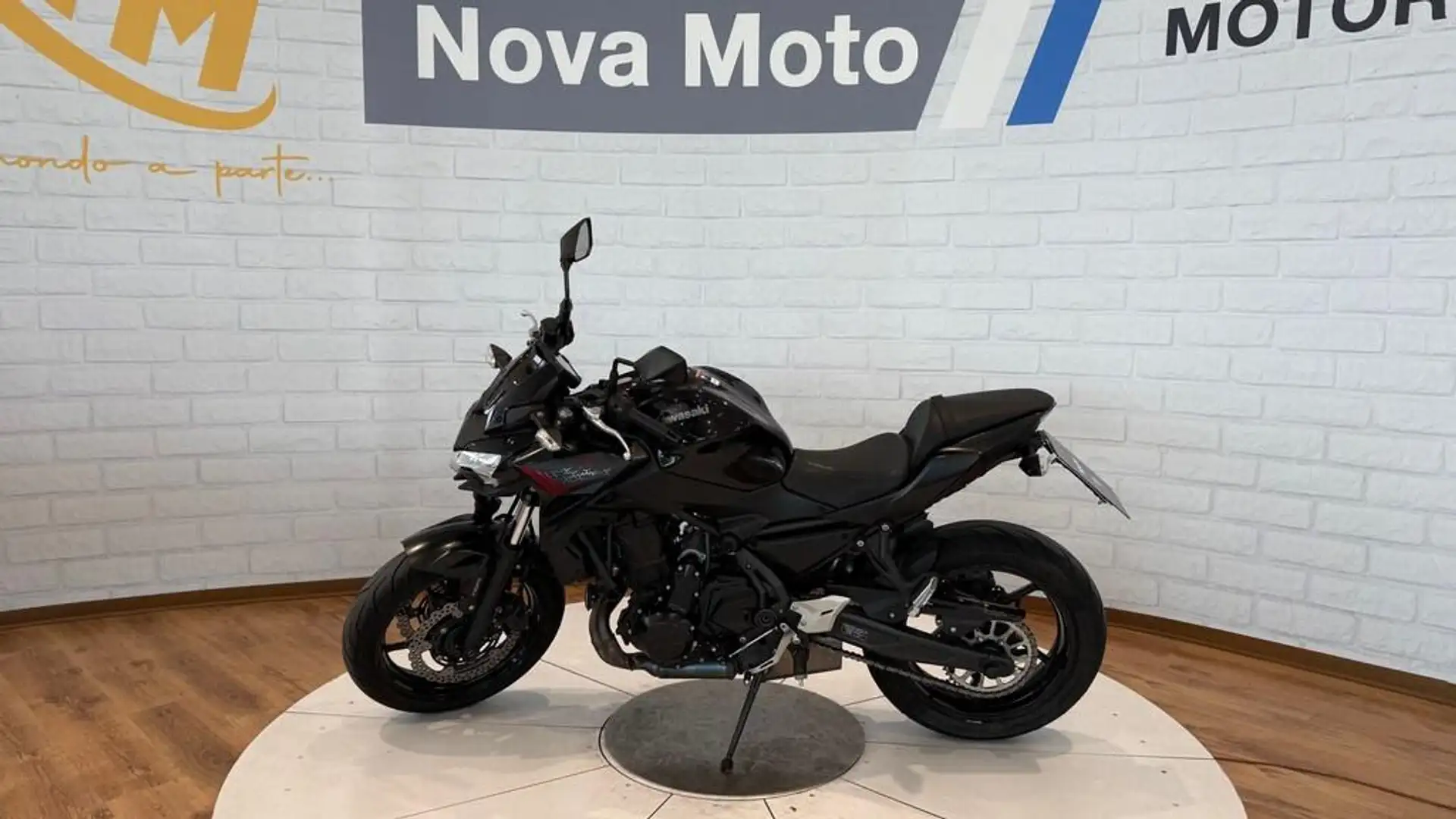 Kawasaki Z 650 Performance Met.Spark Black/Met.Flat Spark Black Nero - 1