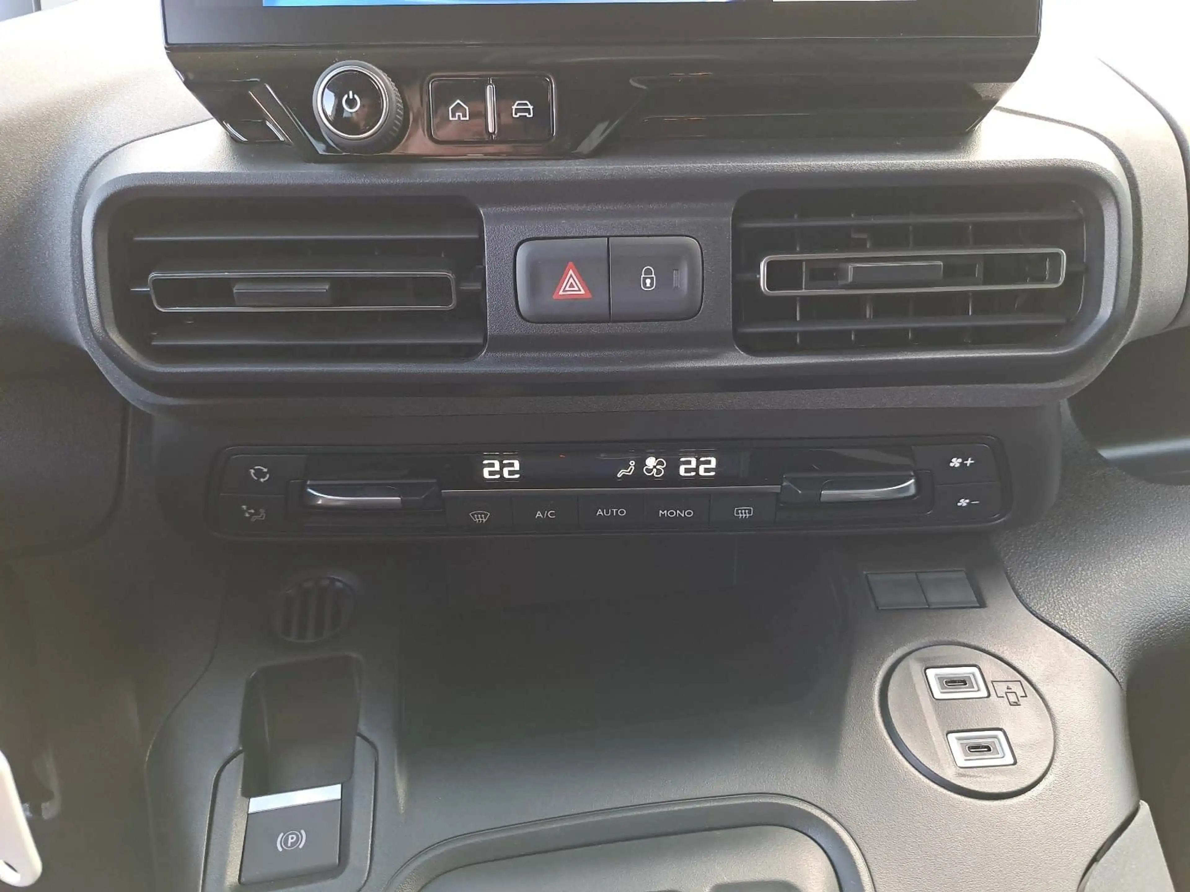 Peugeot Rifter RIFTER BLUEHDI 130 CV EAT8 GT L2 7-S NAVI LED AHK — photo 12